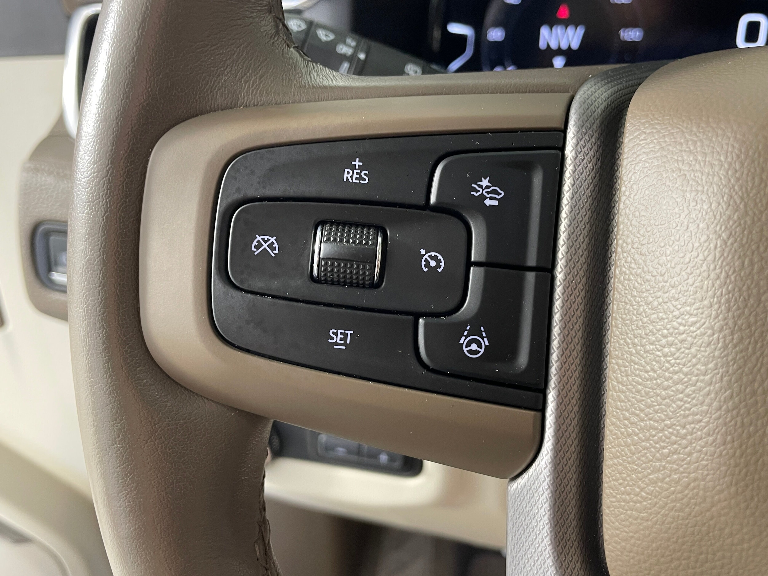 2023 GMC Yukon Denali - Photo 12