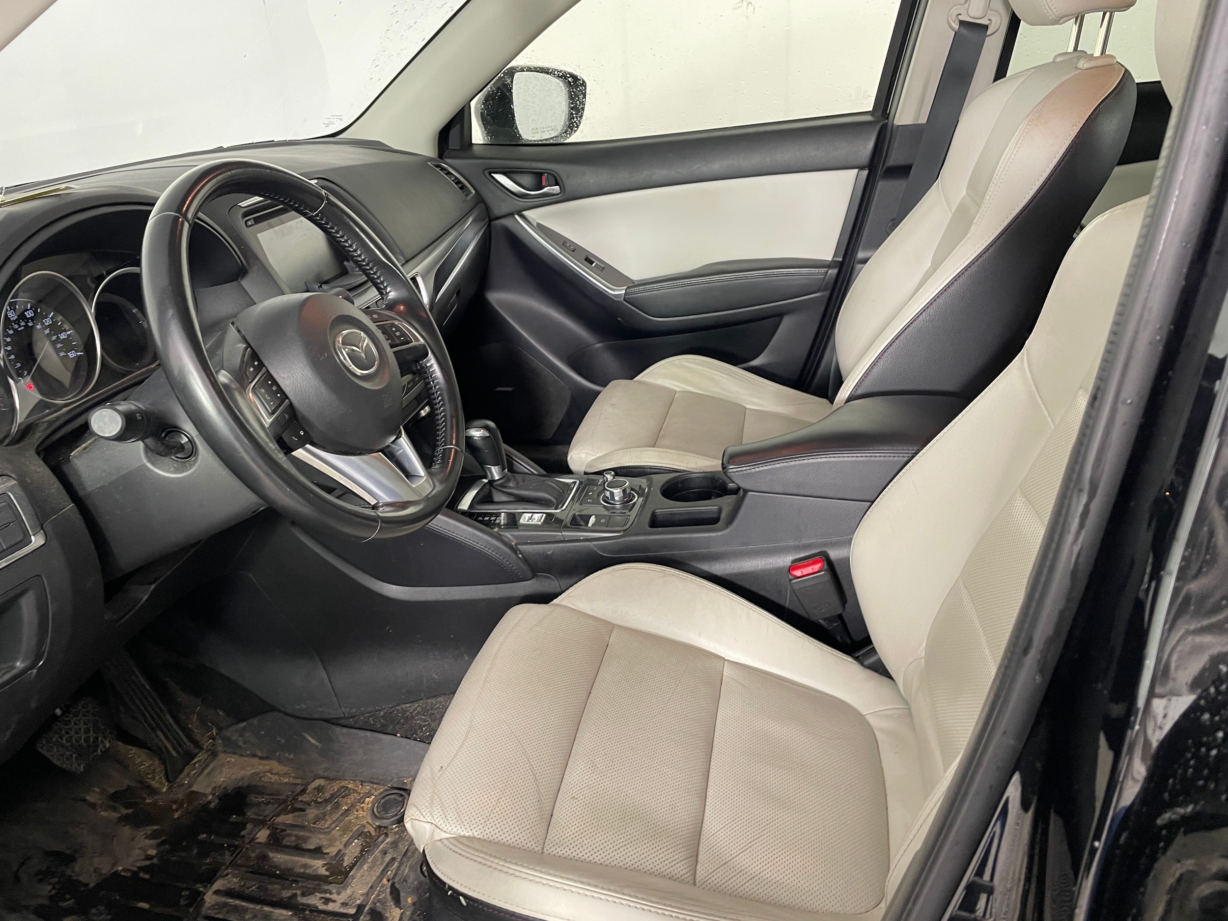 2016 Mazda CX-5 Grand Touring photo 2