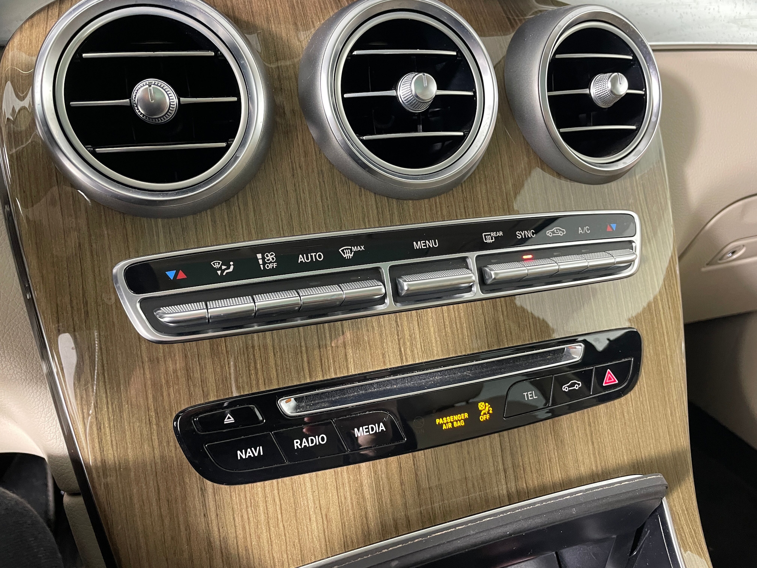 2018 Mercedes-Benz GLC GLC 300 photo 3