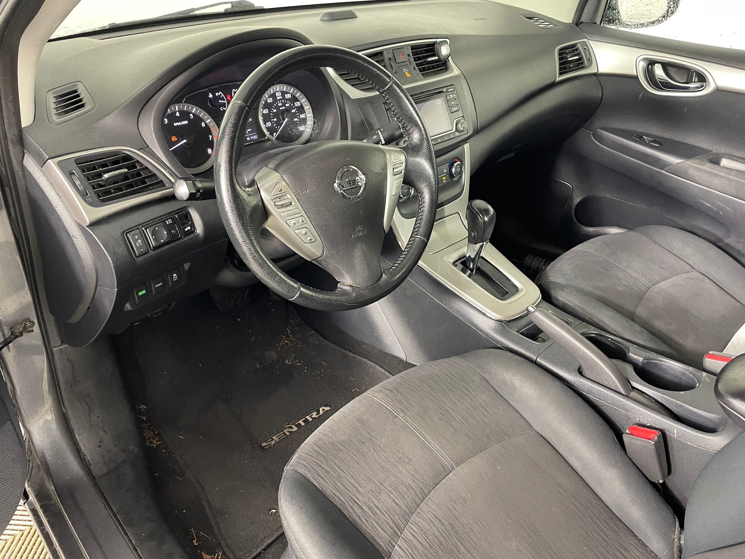 2015 Nissan Sentra SV photo 3