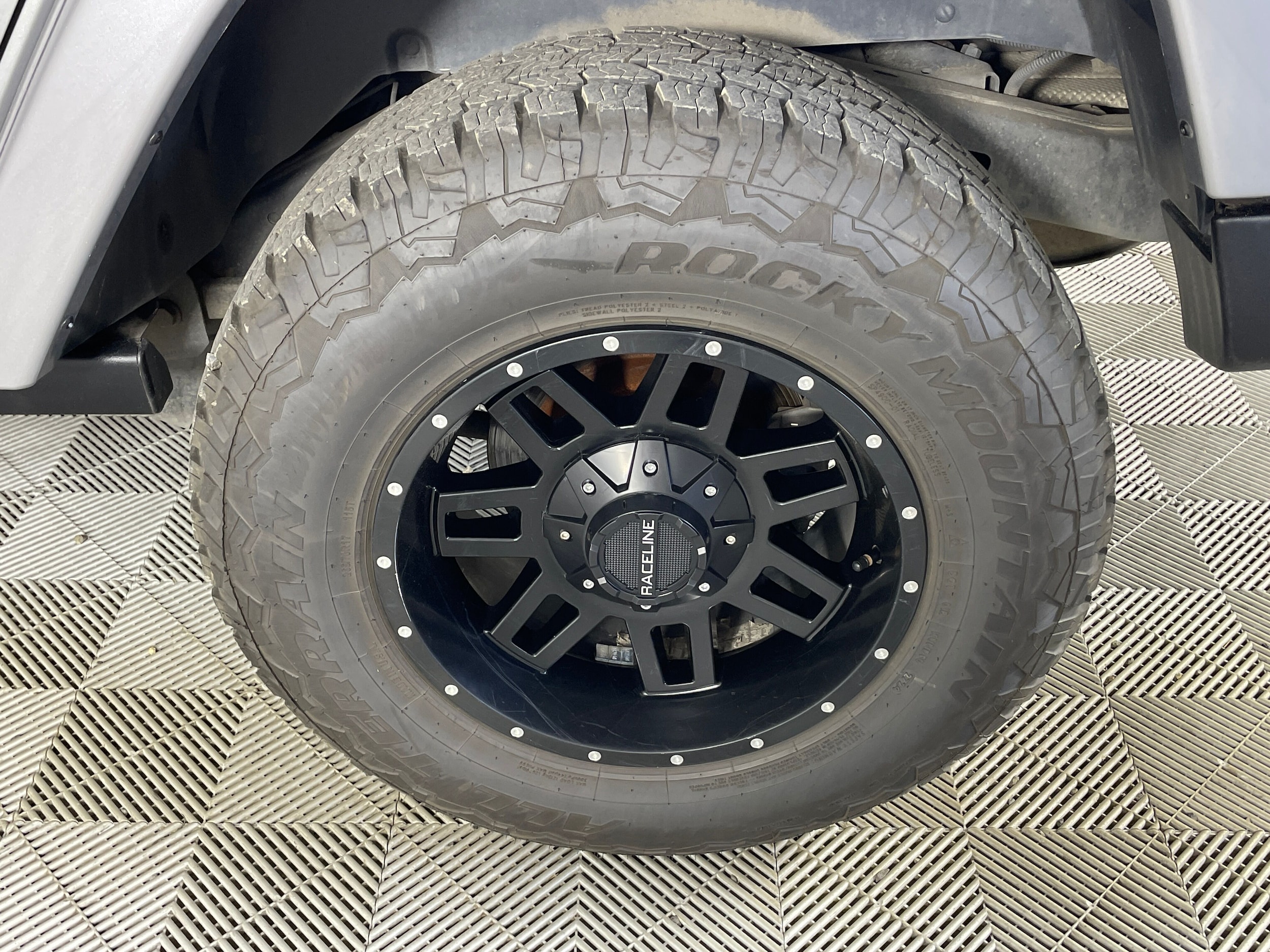 2017 Jeep Wrangler Unlimited 75th Anniversary Edition - Photo 18