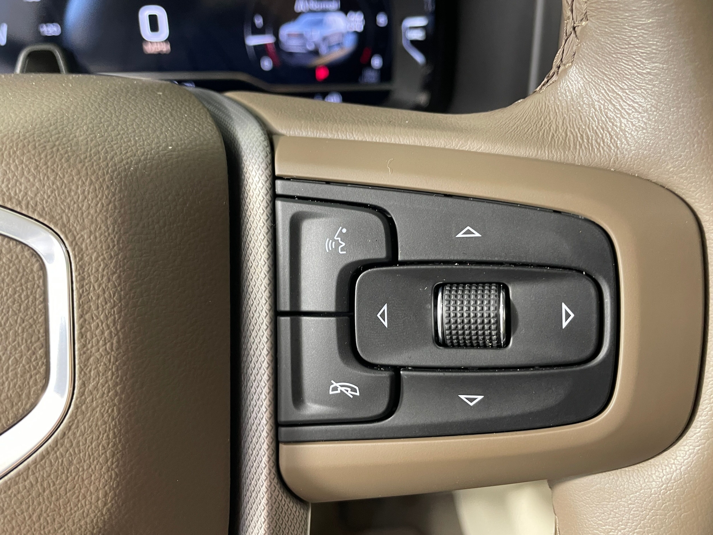 2023 GMC Yukon Denali - Photo 11