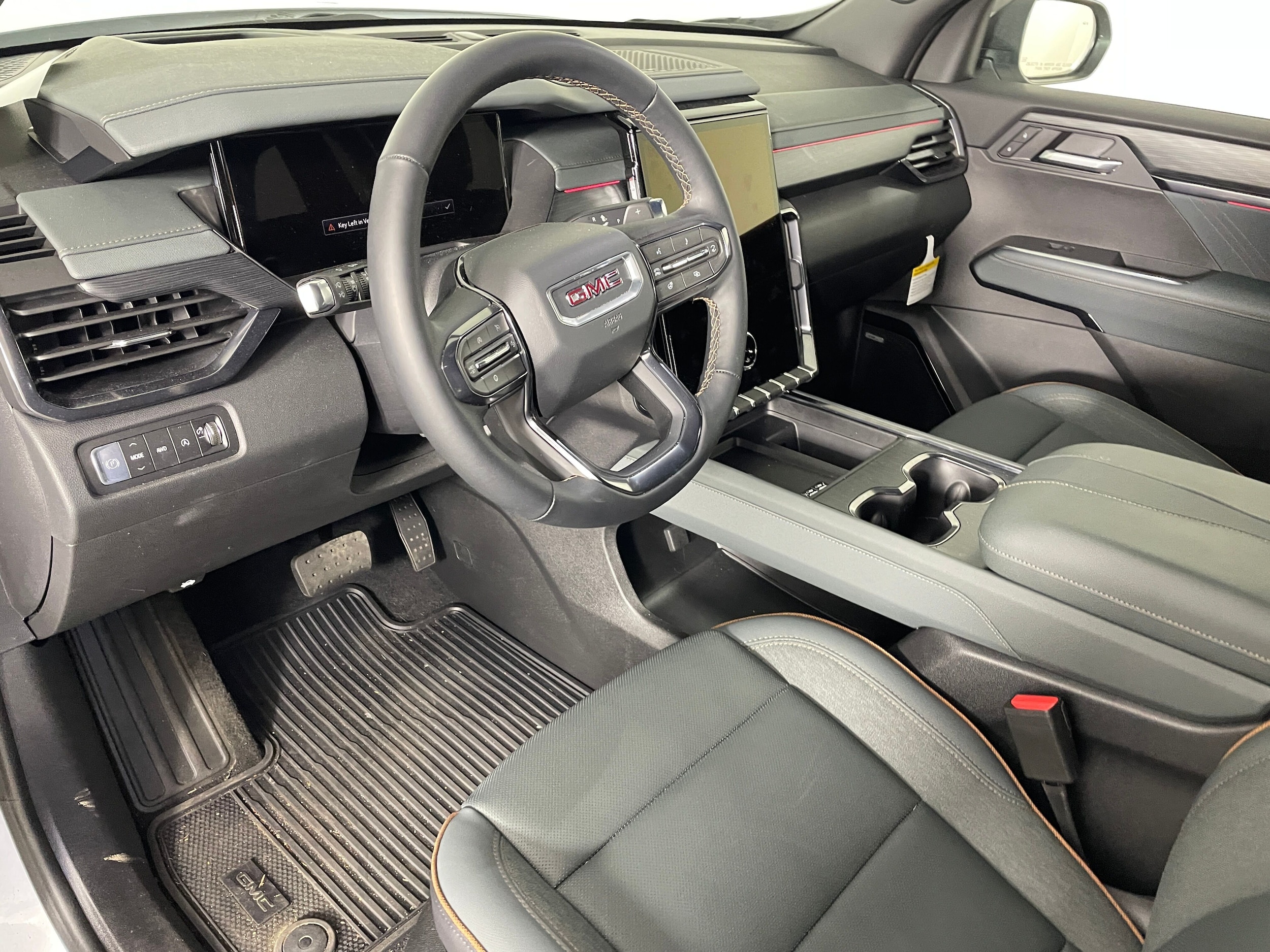 2026 GMC Acadia AT4 photo 3