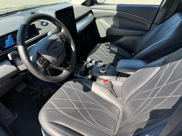 2022 Ford Mustang Mach-E Select photo 3