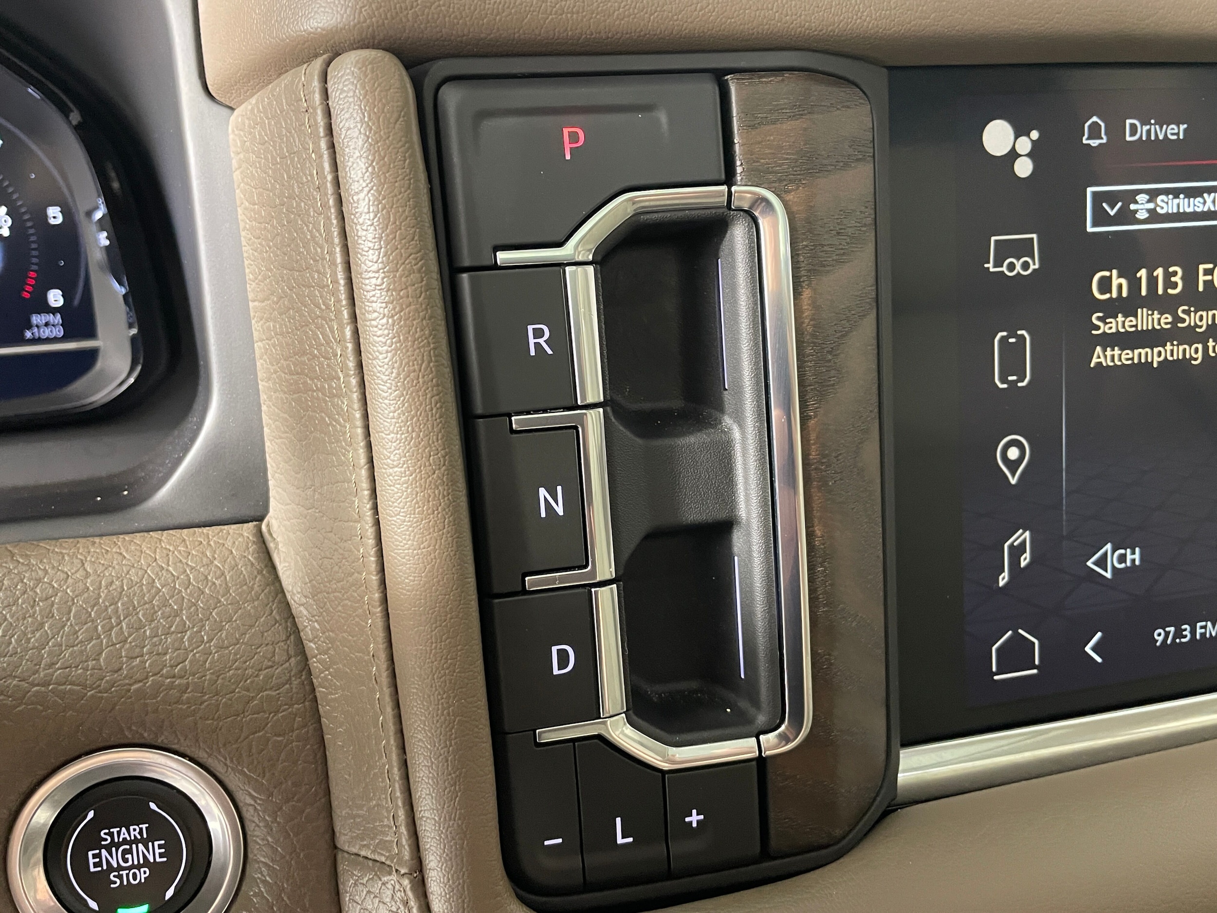 2023 GMC Yukon Denali - Photo 10