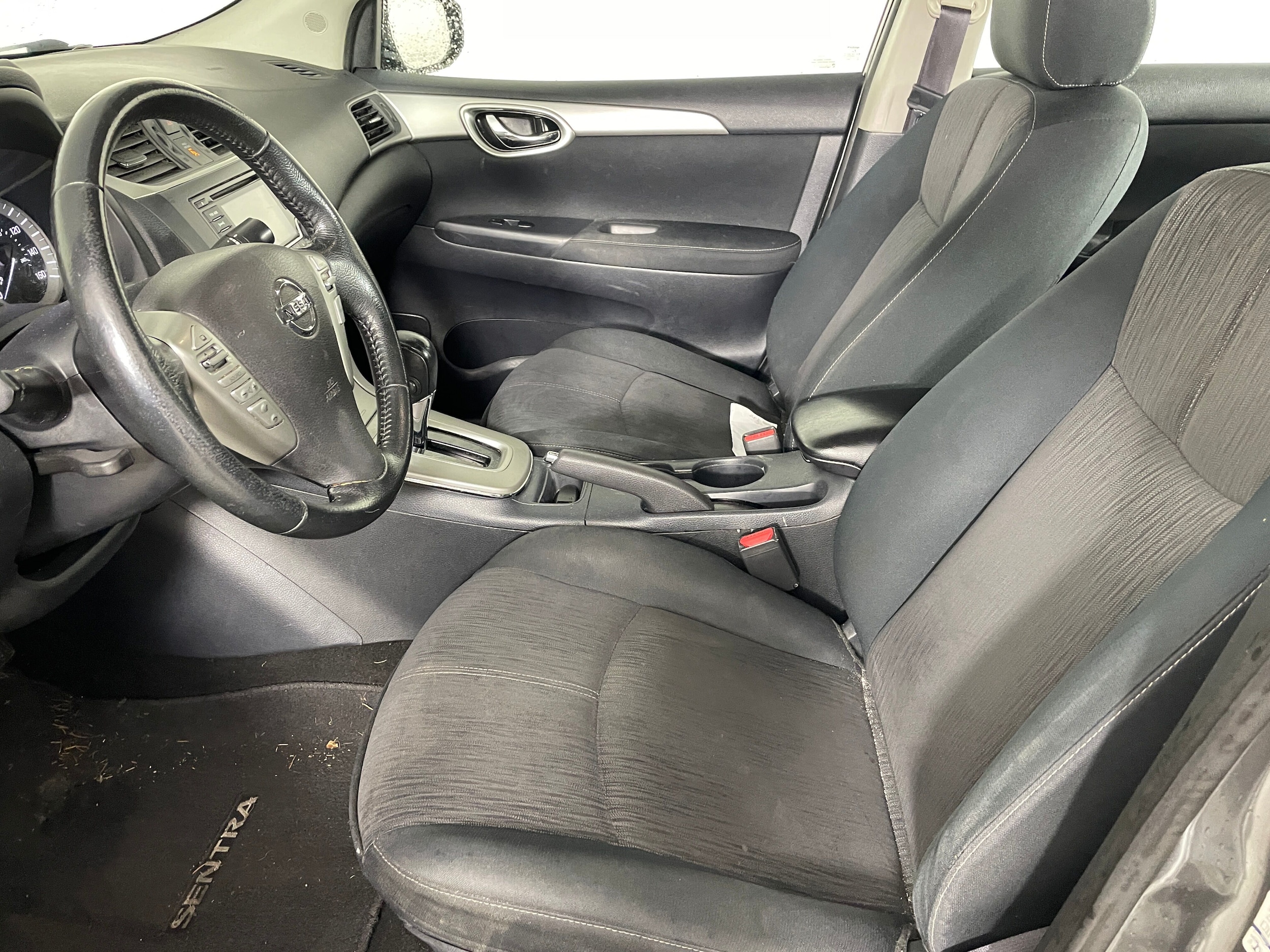 2015 Nissan Sentra SV photo 2