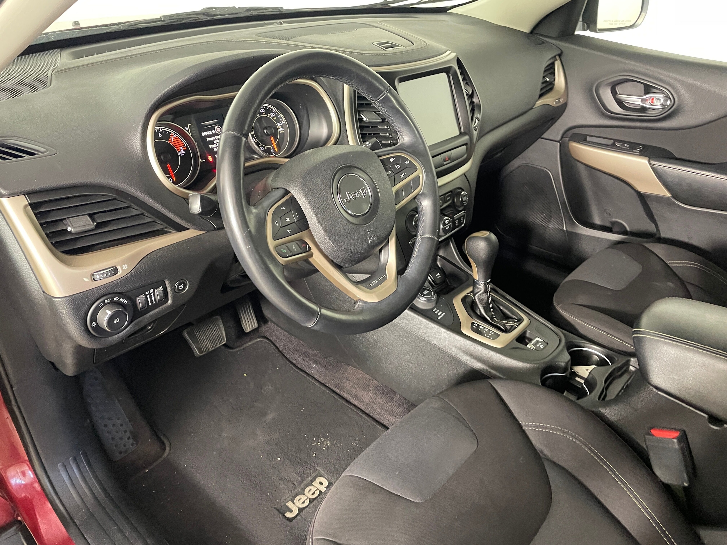 2017 Jeep Cherokee Latitude photo 2