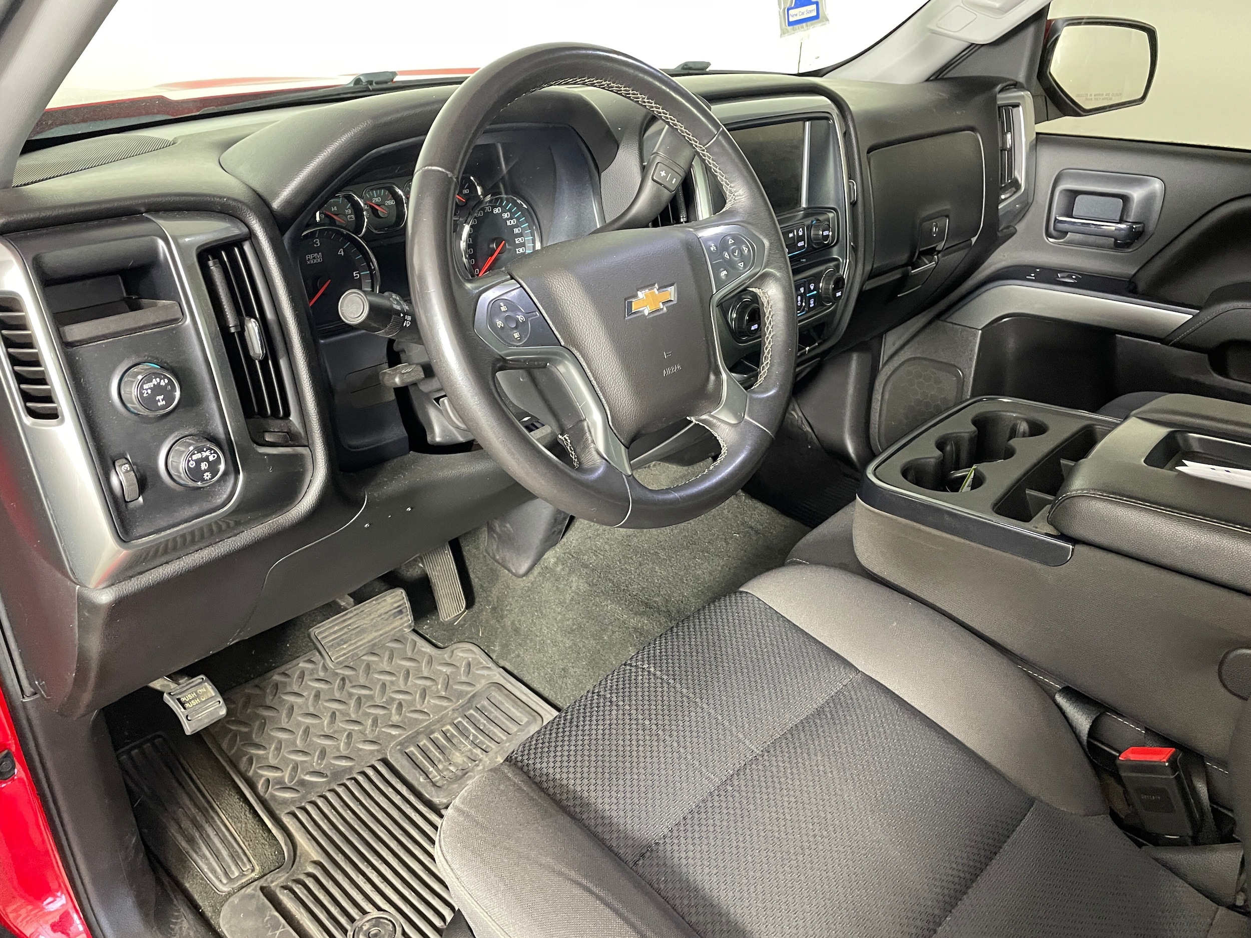 2018 Chevrolet Silverado 1500 LT photo 3