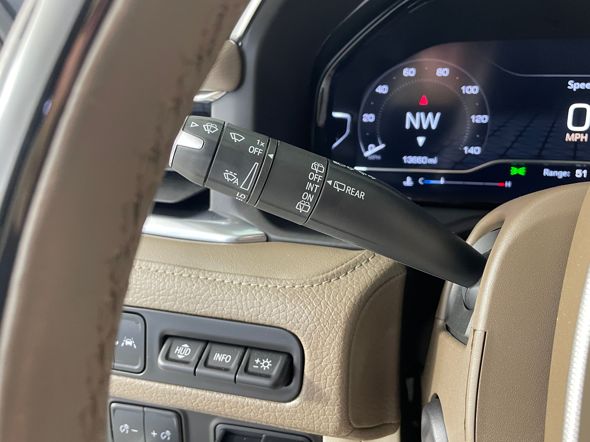 2023 GMC Yukon Denali - Photo 13