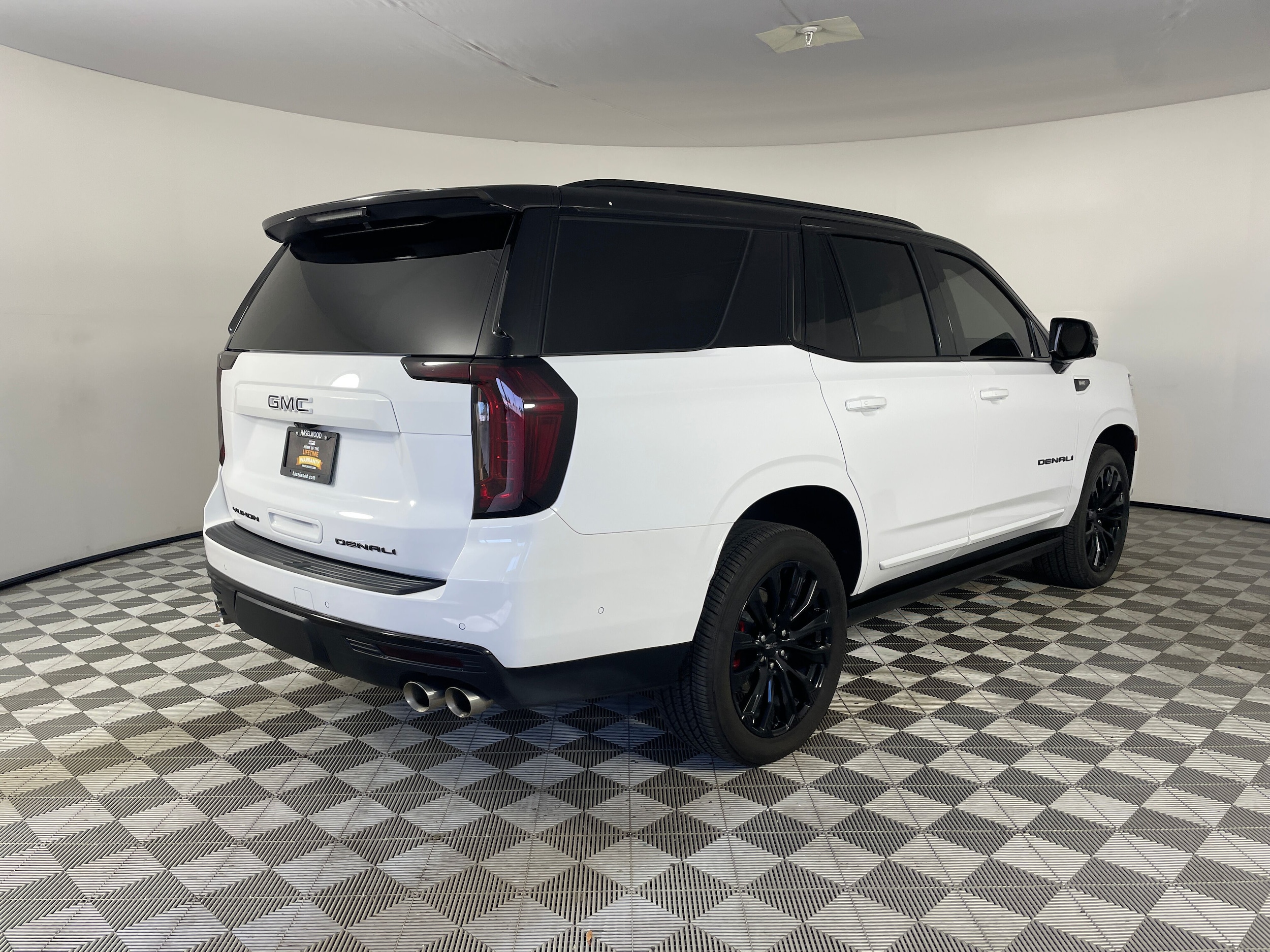 2023 GMC Yukon Denali - Photo 24