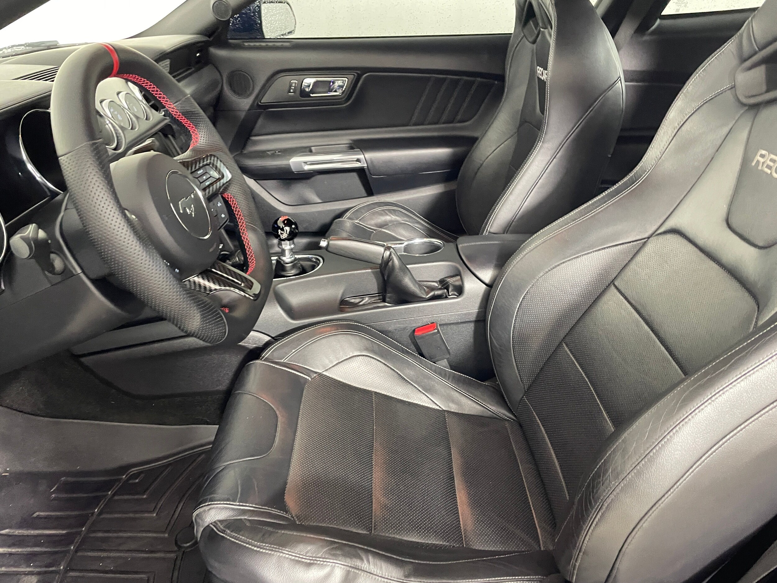 2016 Ford Mustang GT Premium photo 2
