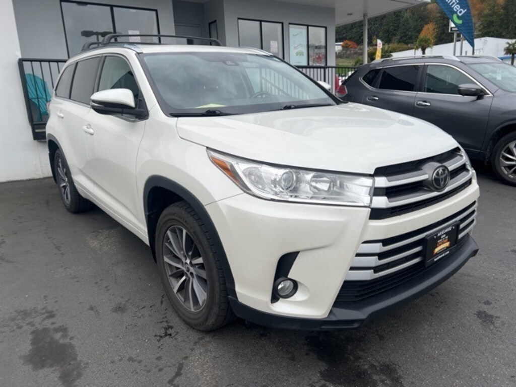 Certified 2017 Toyota Highlander XLE Sport Utility