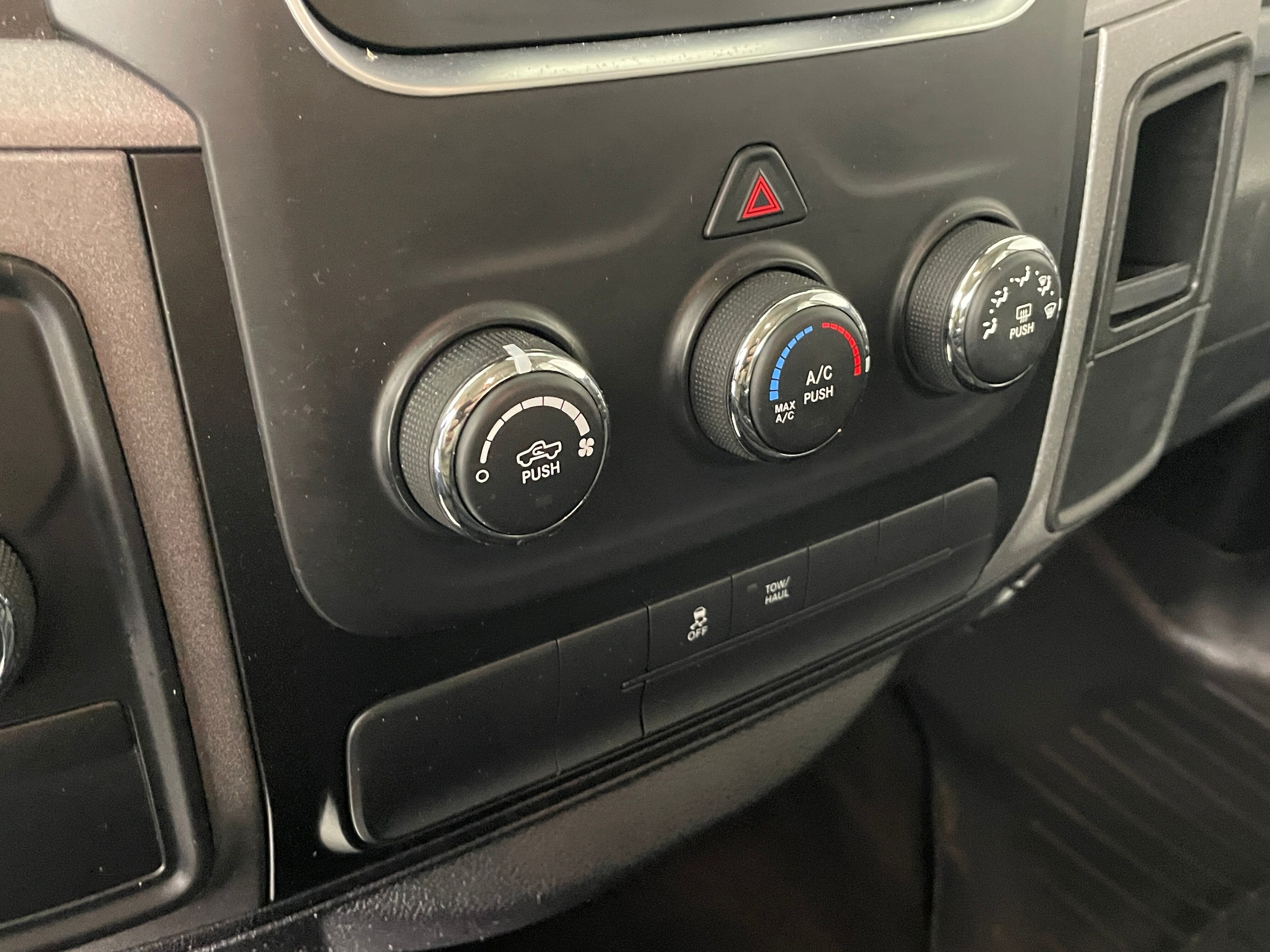 2014 Ram 1500 Tradesman photo 3