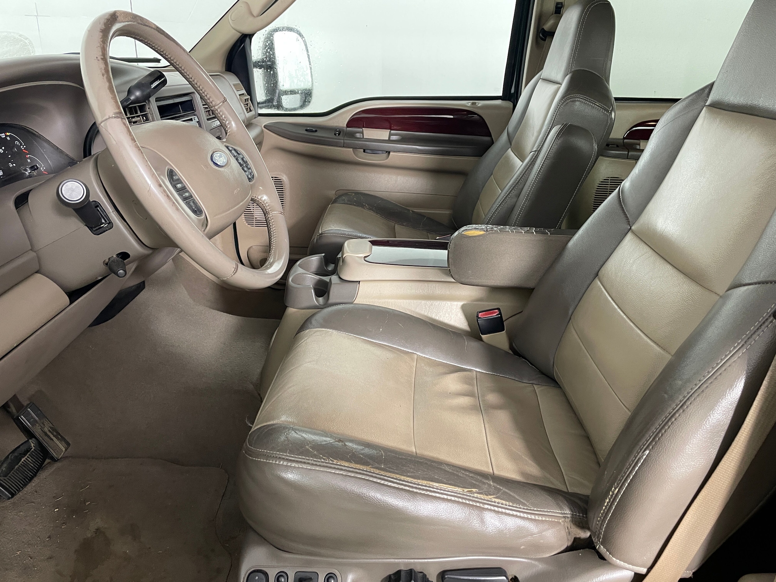 2004 Ford Excursion Eddie Bauer photo 2