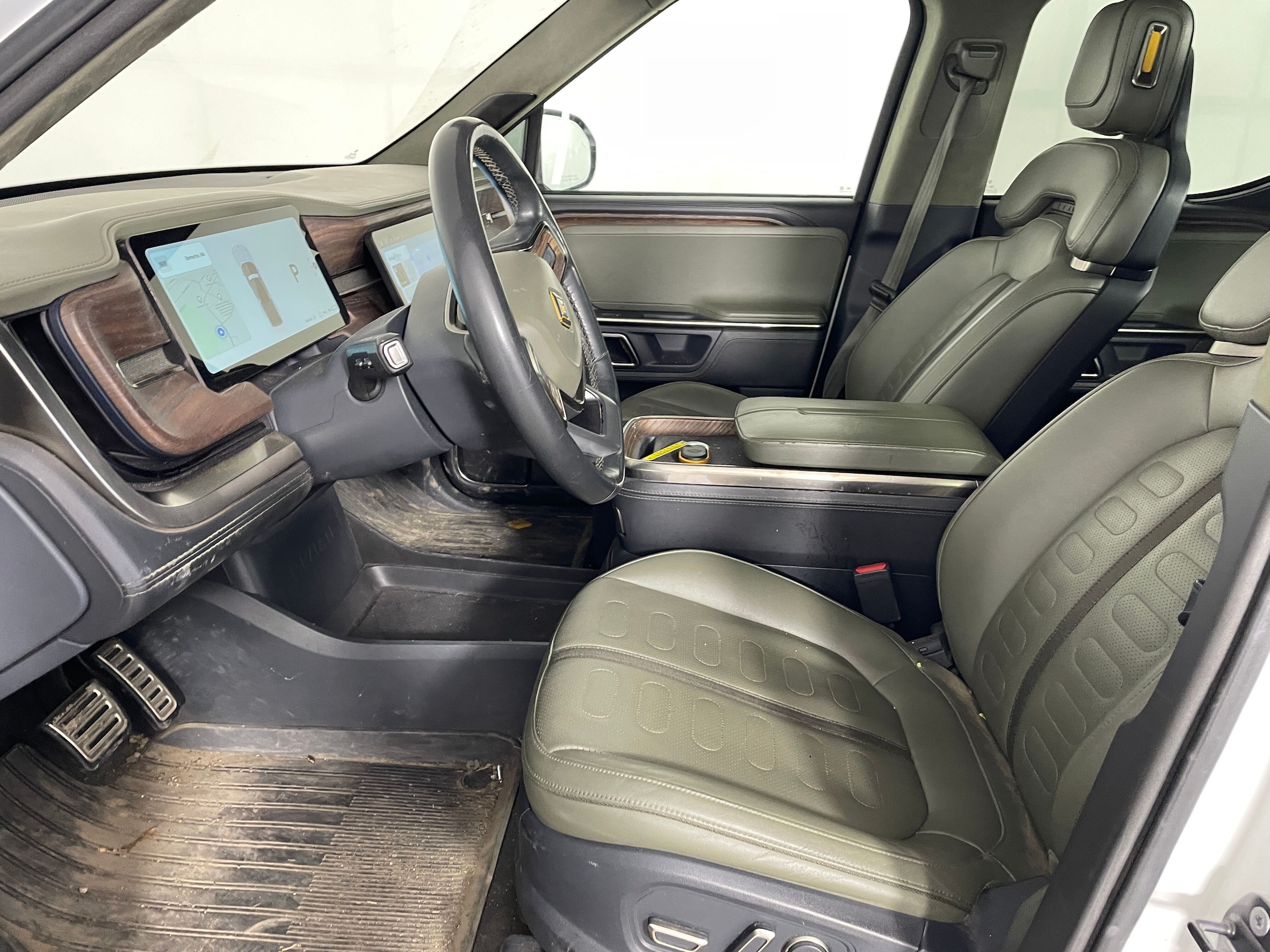 2022 Rivian R1T Launch Edition photo 2