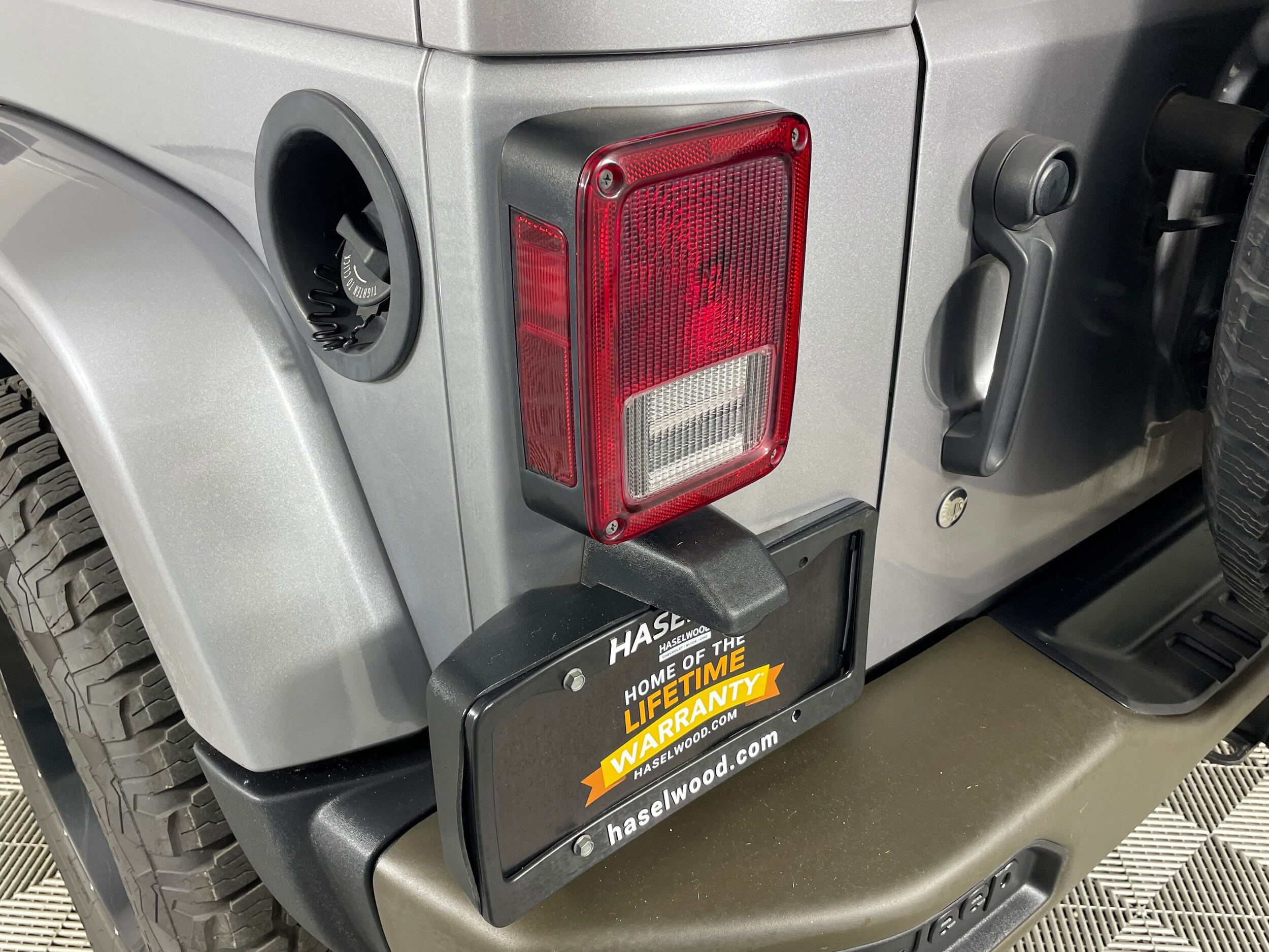 2017 Jeep Wrangler Unlimited 75th Anniversary Edition - Photo 17