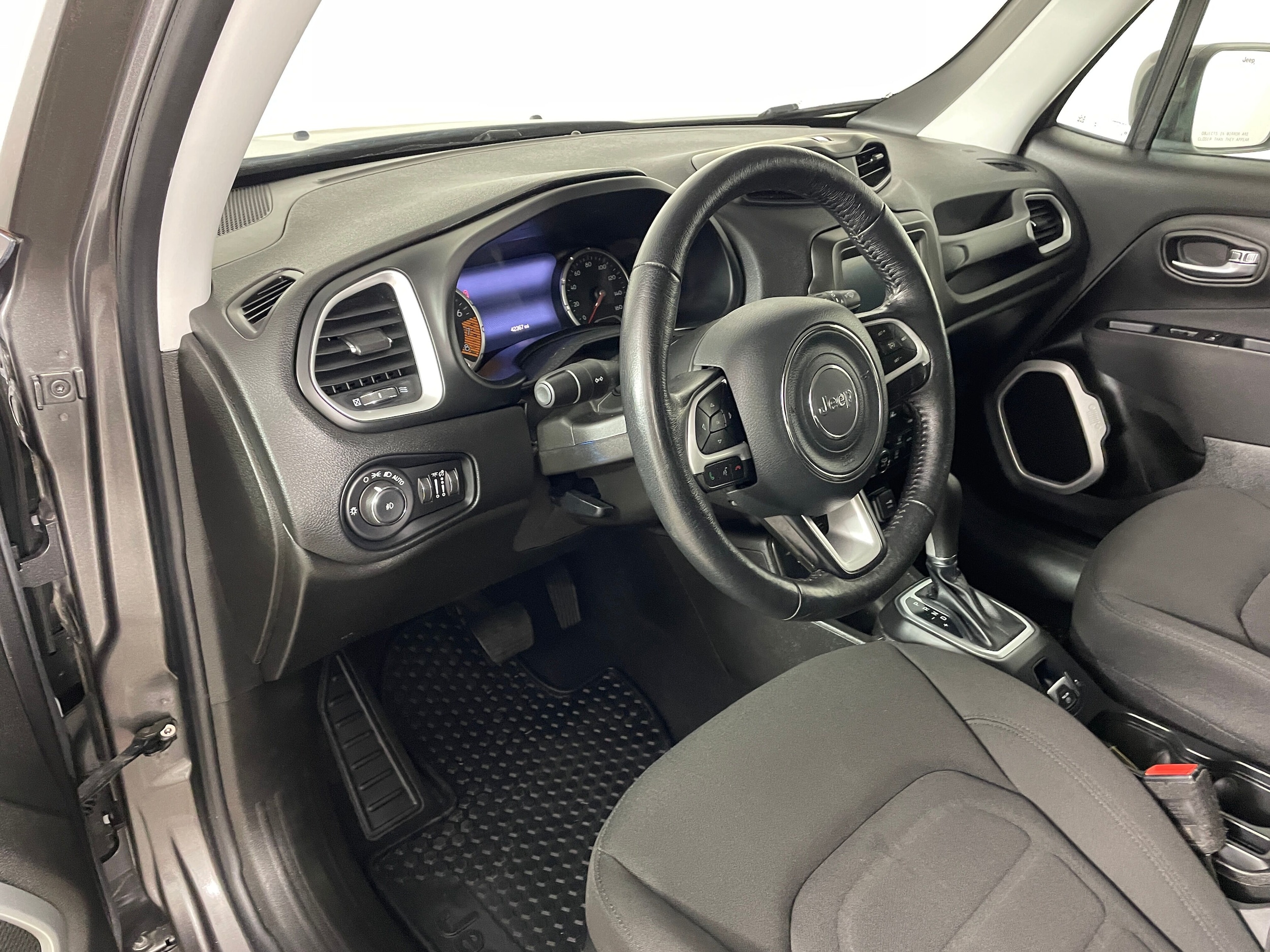 2021 Jeep Renegade Latitude photo 2