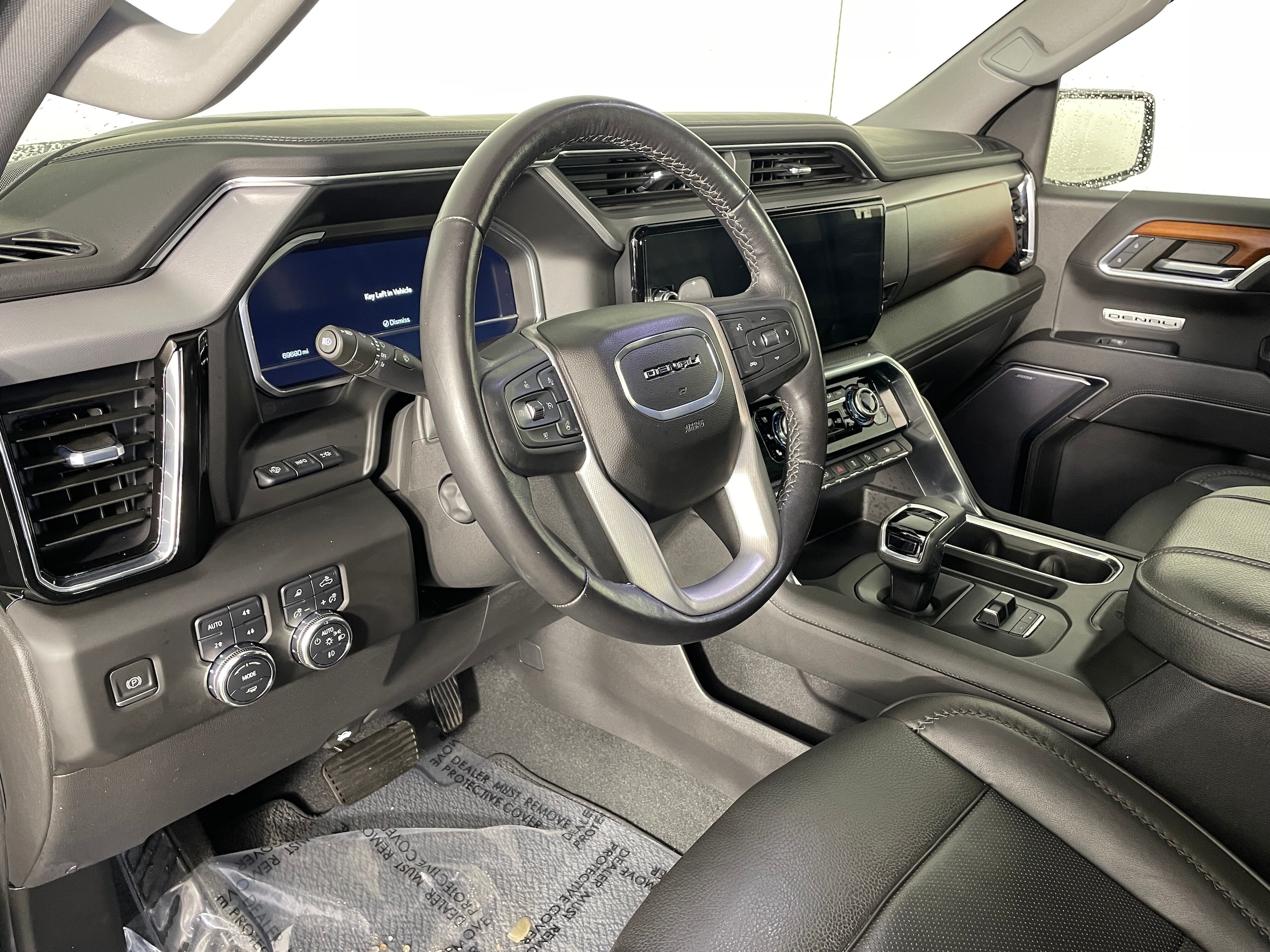 2023 GMC Sierra 1500 Denali photo 2