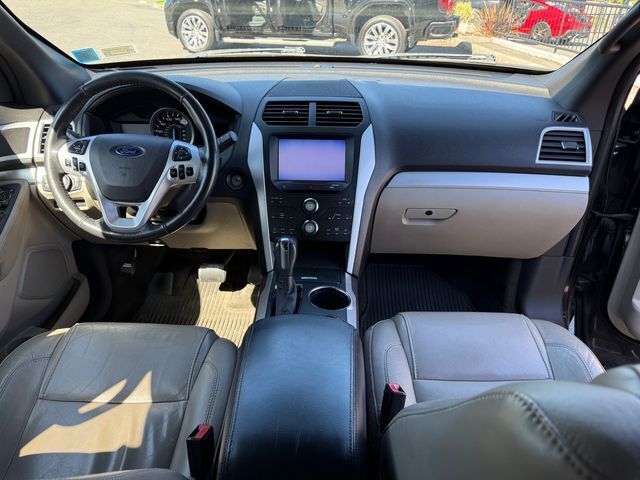 2013 Ford Explorer XLT photo 3