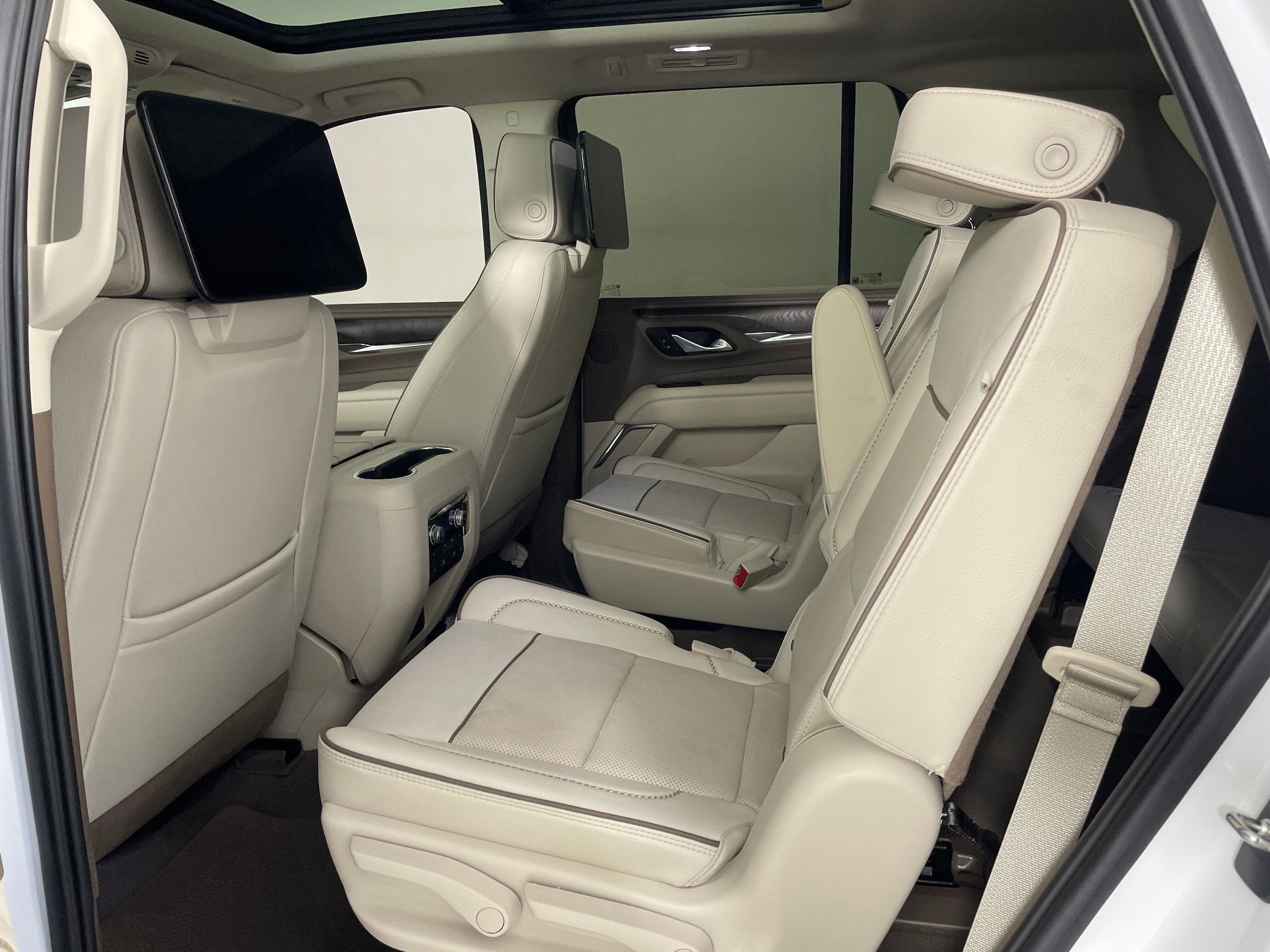 2023 GMC Yukon Denali - Photo 17