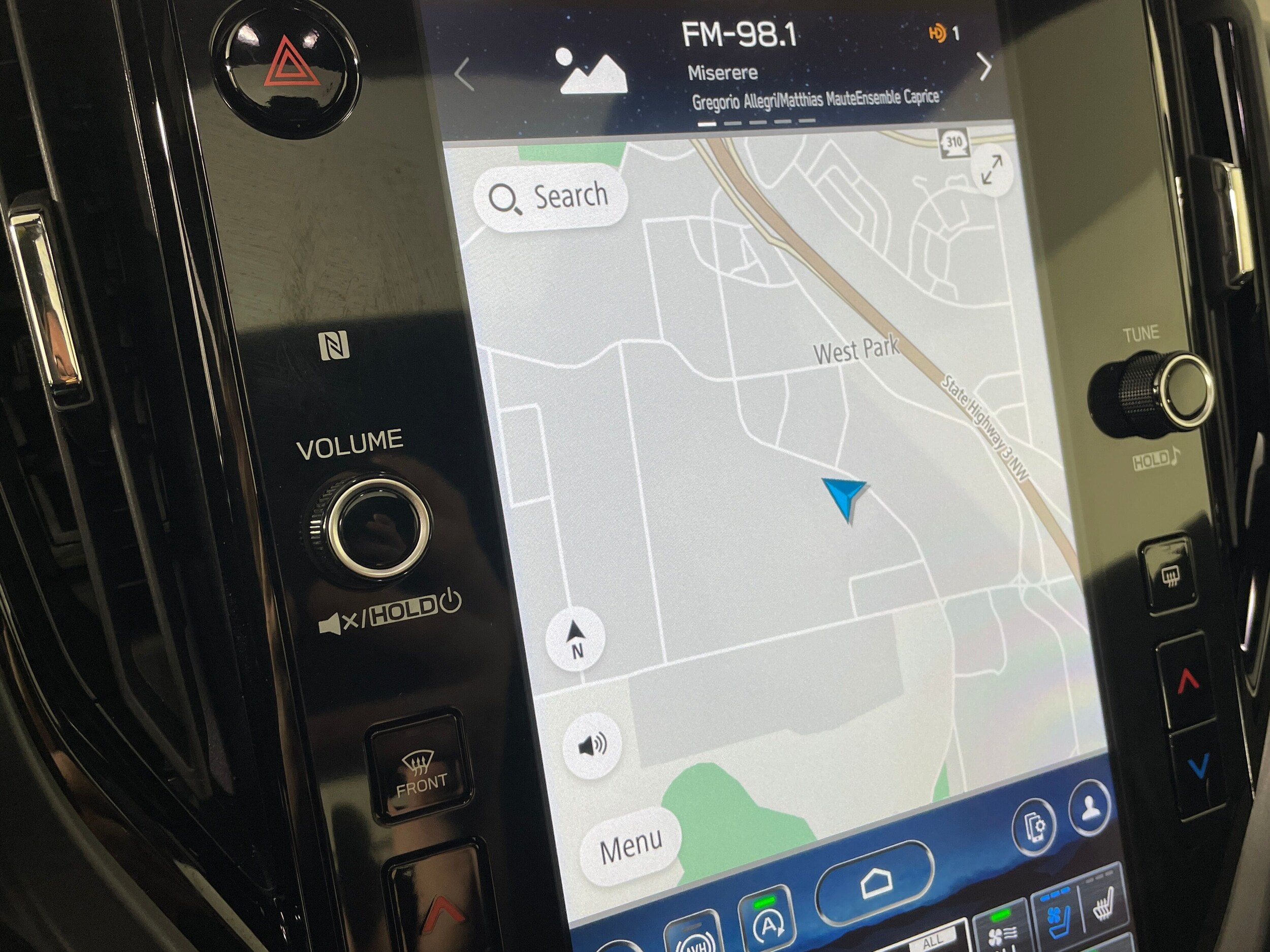 2025 Subaru Forester Touring photo 3