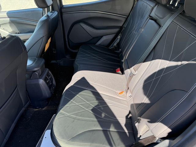 2022 Ford Mustang Mach-E Select photo 5