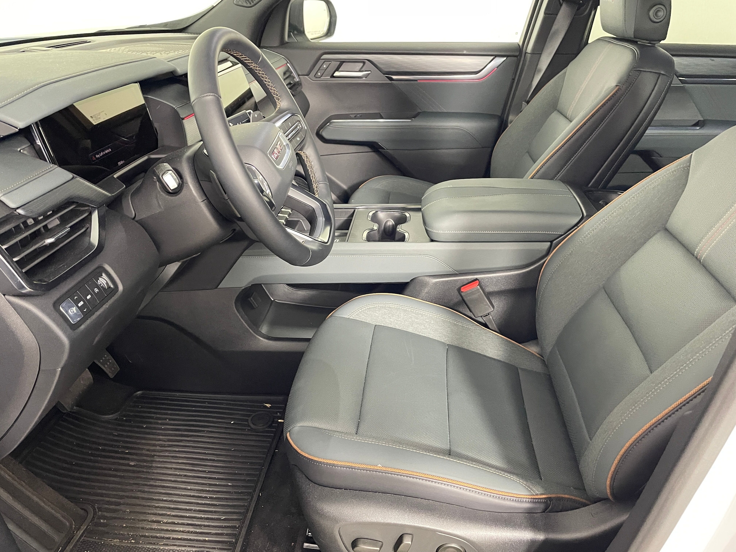 2026 GMC Acadia AT4 photo 2