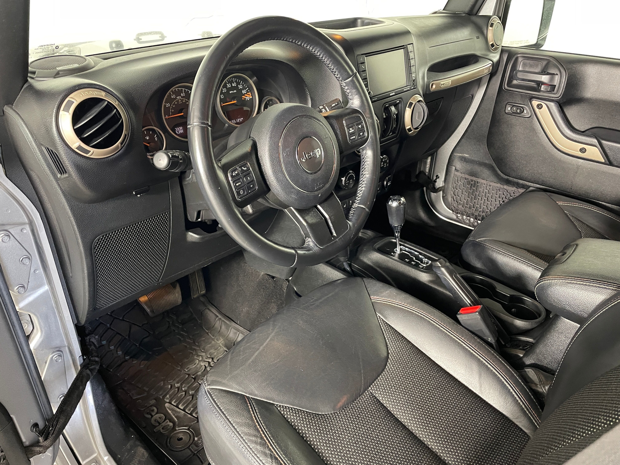 2017 Jeep Wrangler Unlimited 75th Anniversary Edition - Photo 3