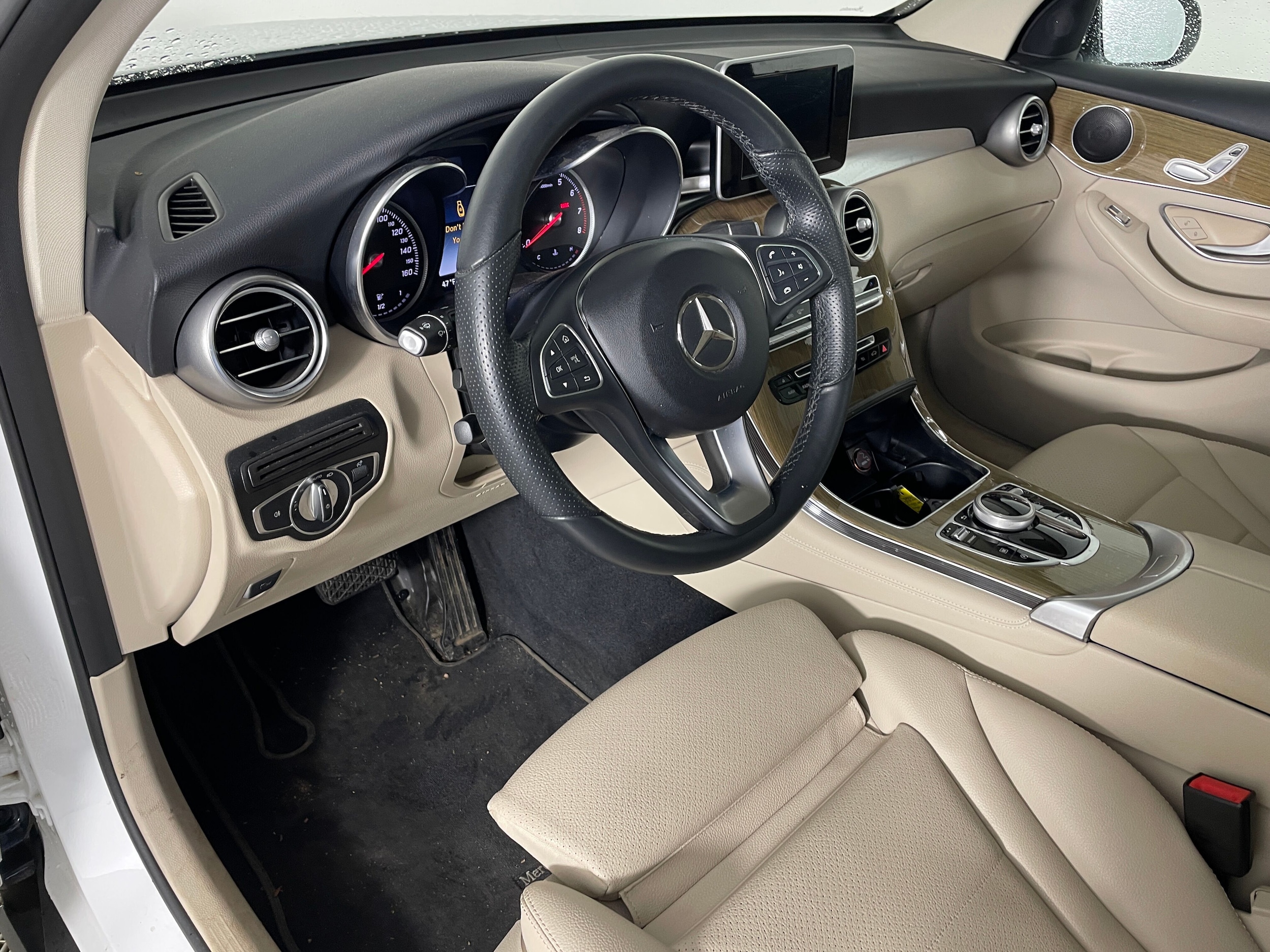 2018 Mercedes-Benz GLC GLC 300 photo 2