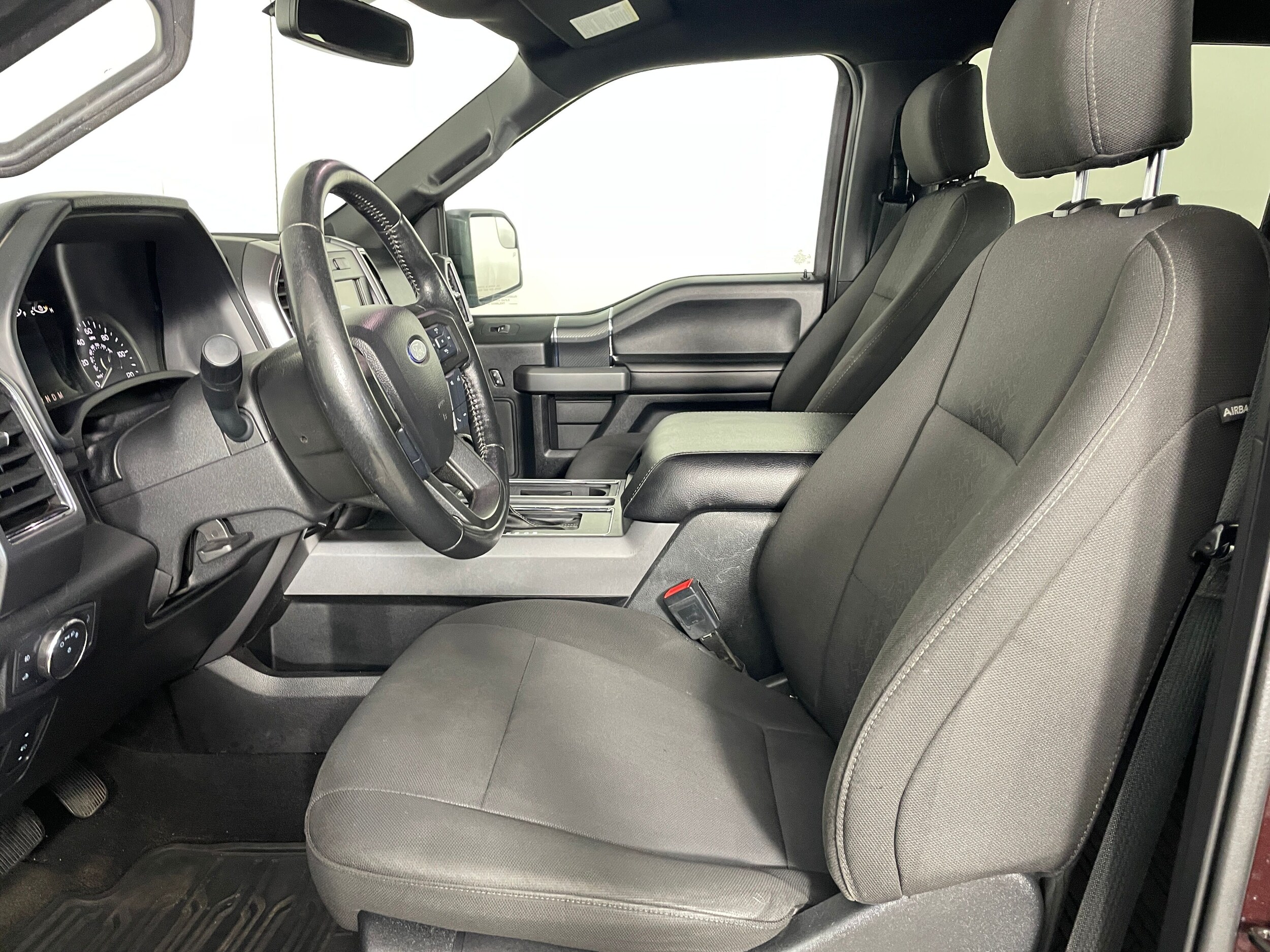 2018 Ford F-150 XLT photo 2