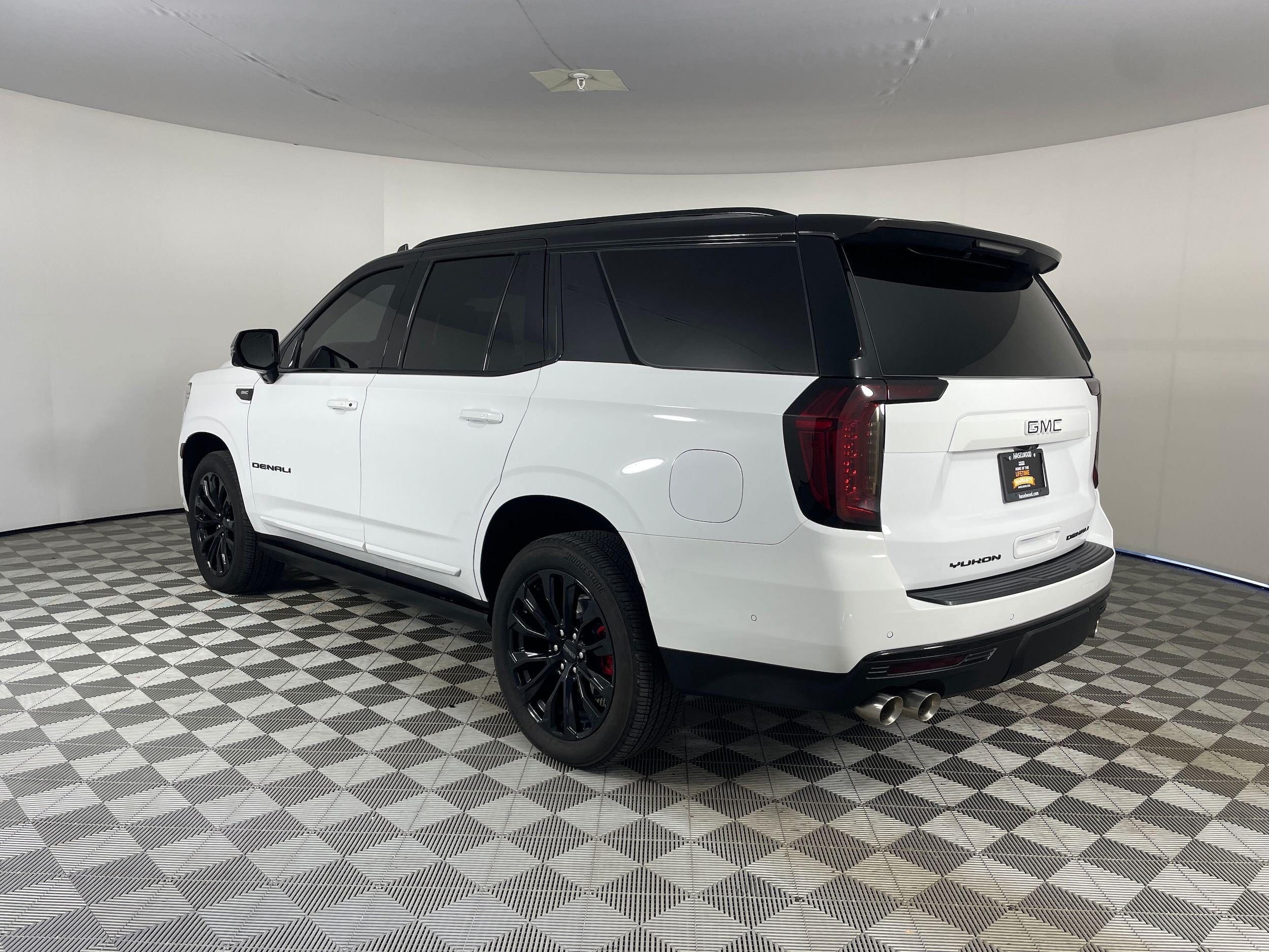 2023 GMC Yukon Denali - Photo 22