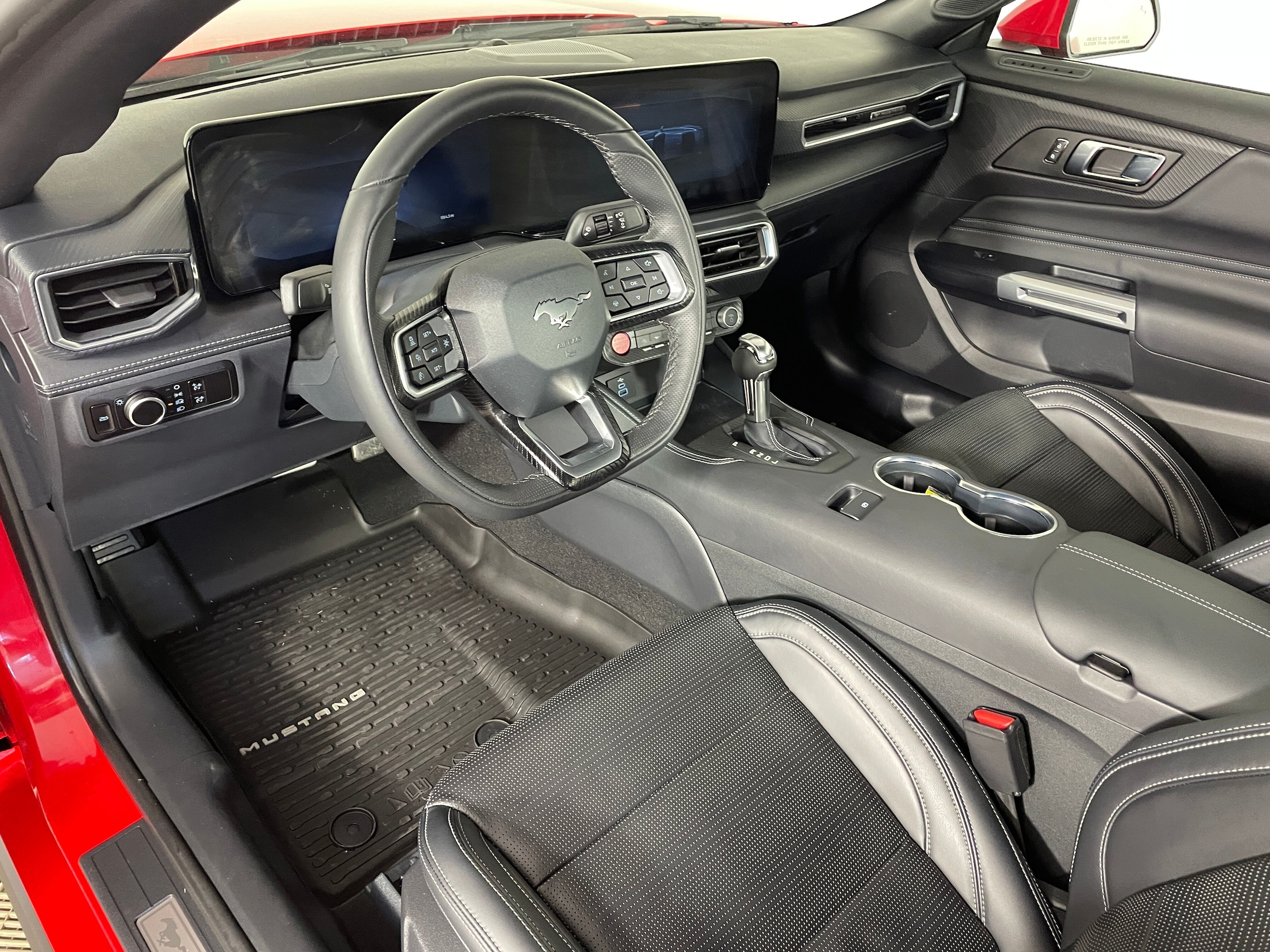 2025 Ford Mustang Ecoboost Premium photo 2