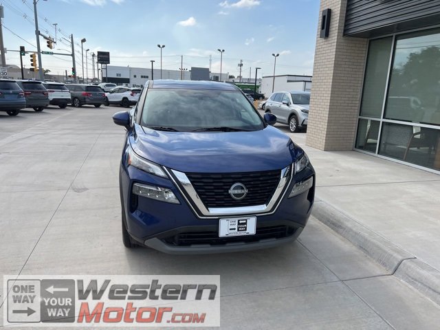 Used 2022 Nissan Rogue SV with VIN 5N1BT3BA0NC692625 for sale in Garden City, KS