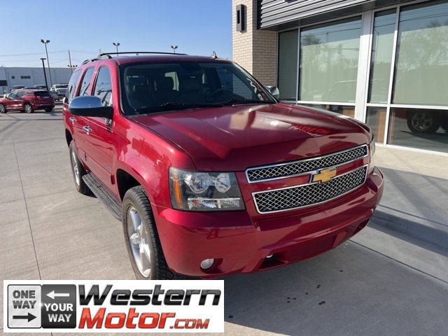2014 Chevrolet Tahoe LT photo 2