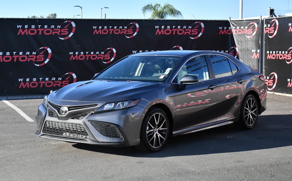 Used 2024 Toyota Camry SE Sedan 4D Sedan