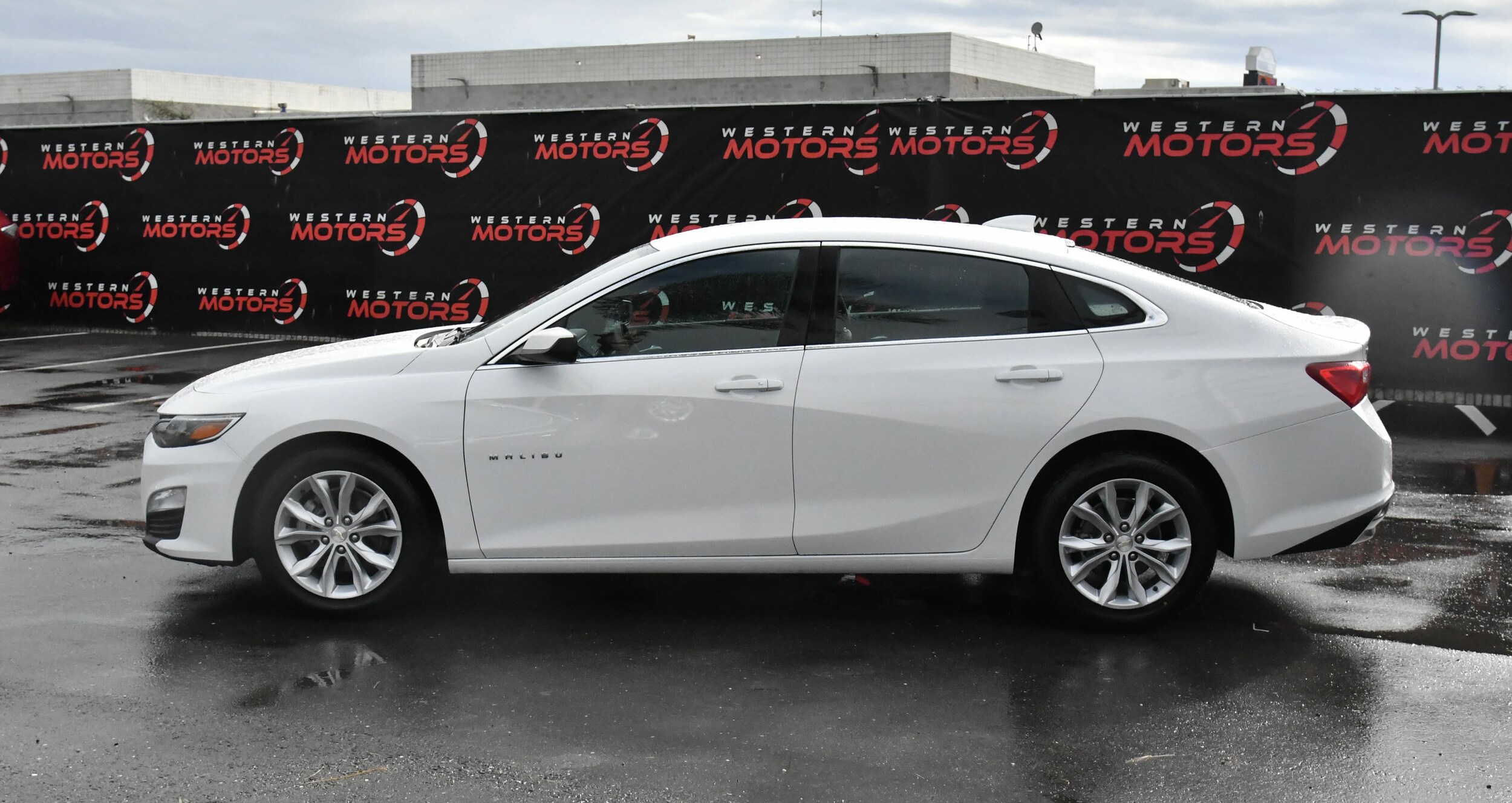 2024 Chevrolet Malibu 1LT photo 3