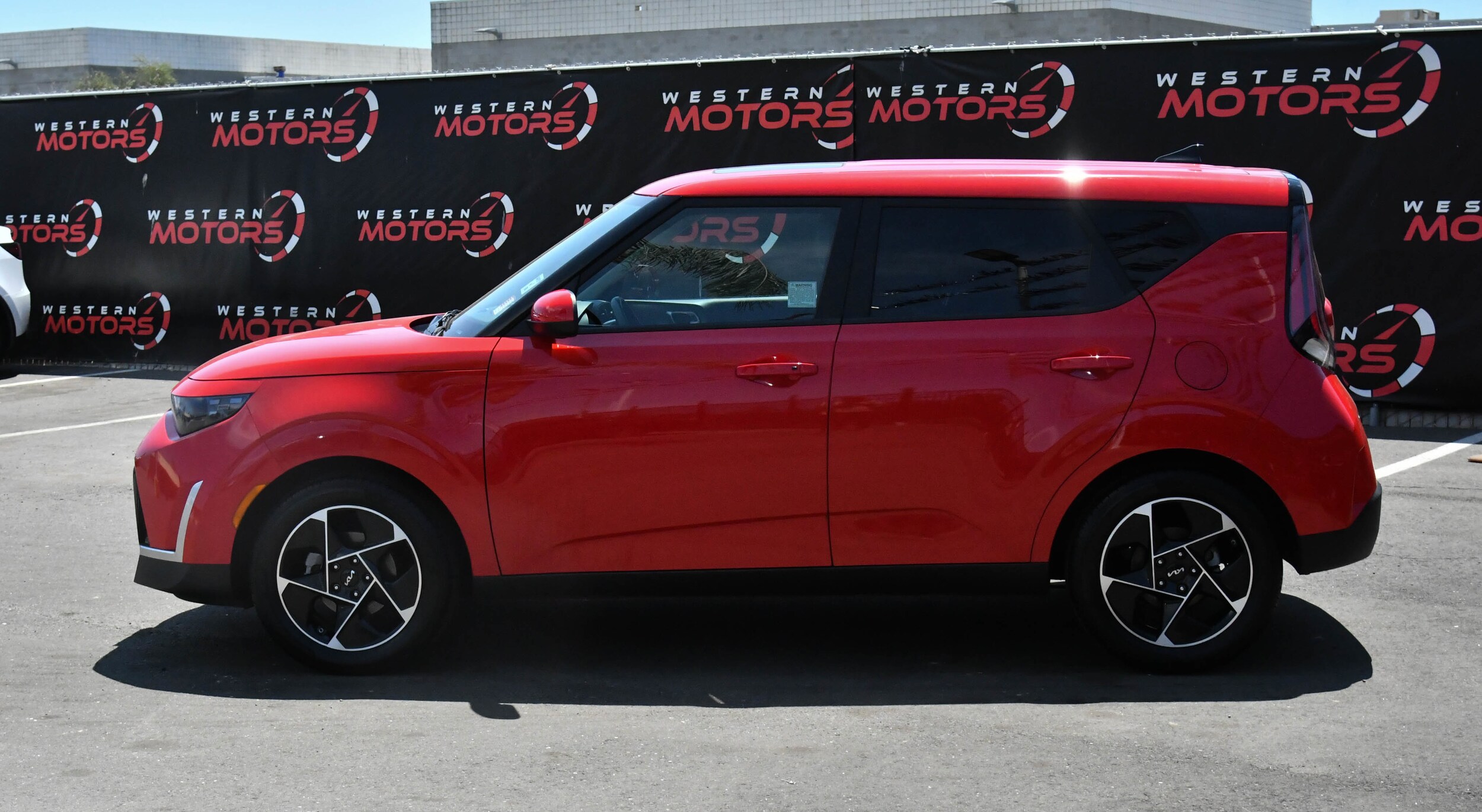 2024 Kia Soul EX photo 2