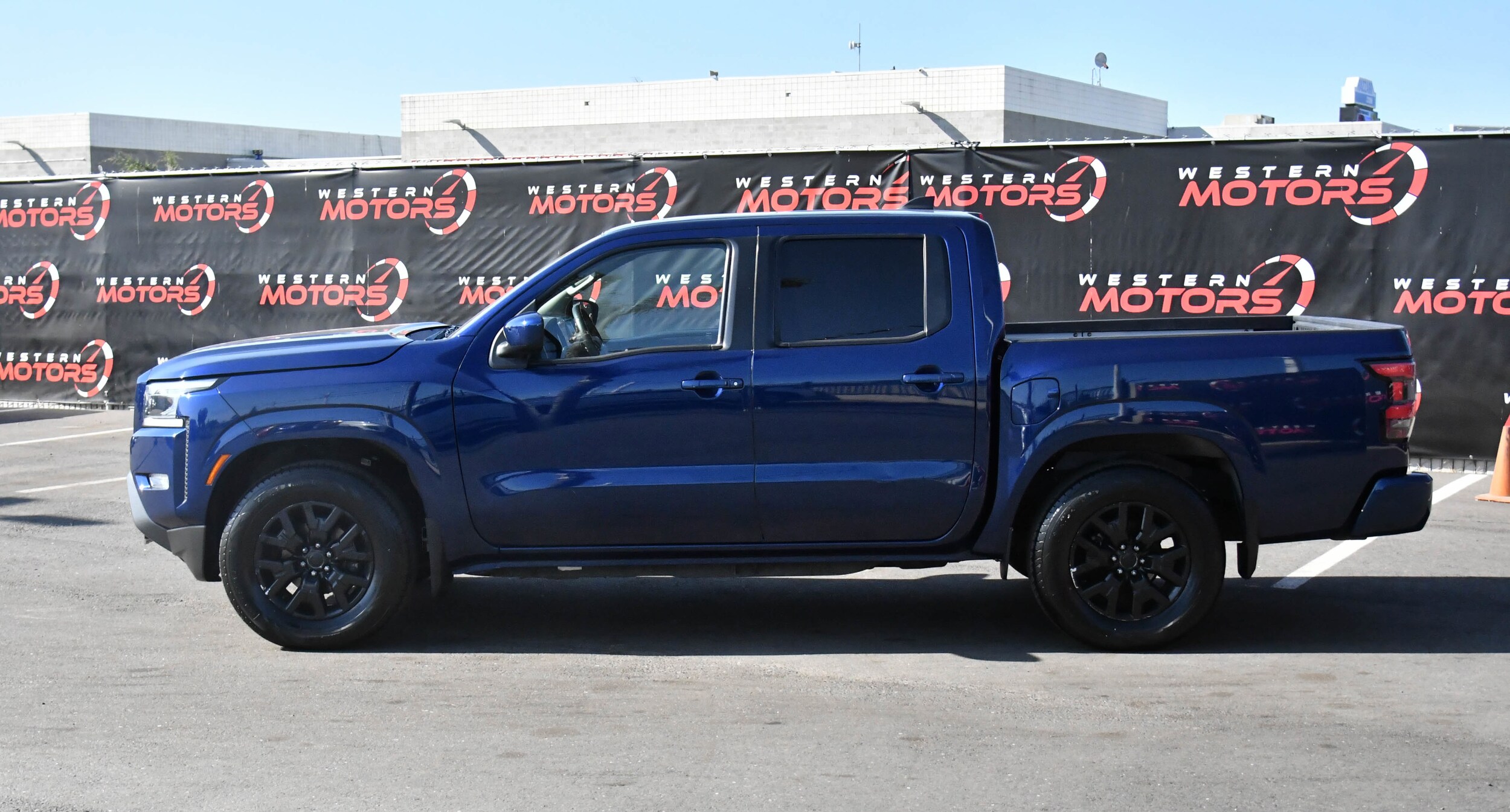 2023 Nissan Frontier Crew Cab SV photo 4