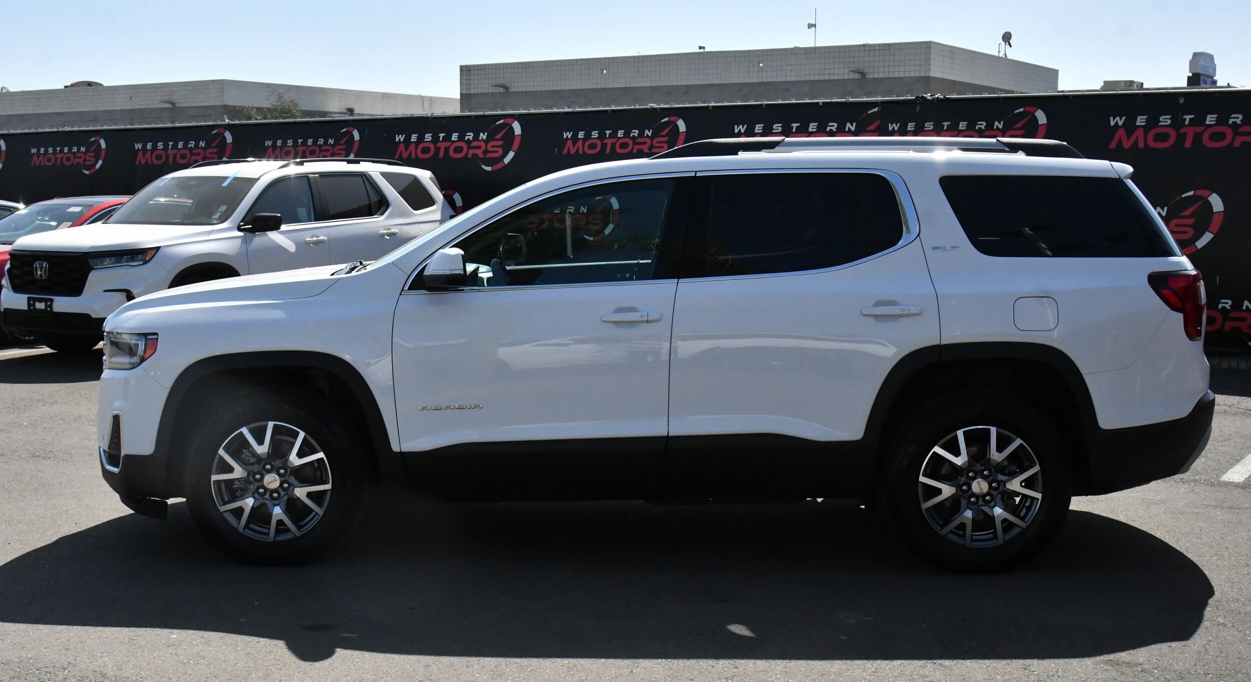 2023 Gmc Acadia SLT photo 3