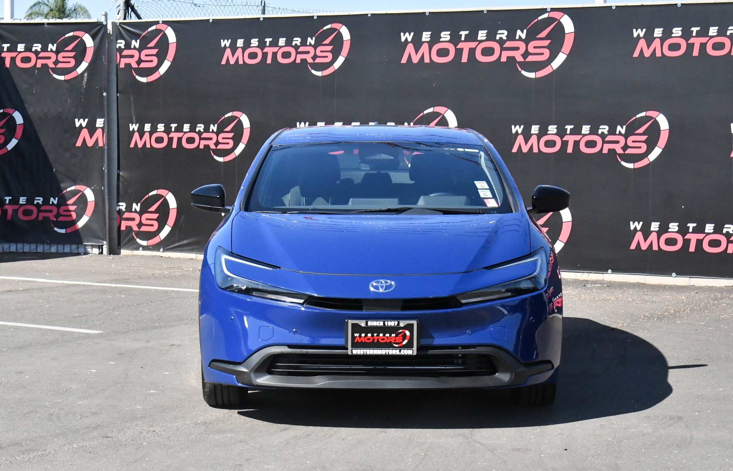 2024 Toyota Prius LE photo 2