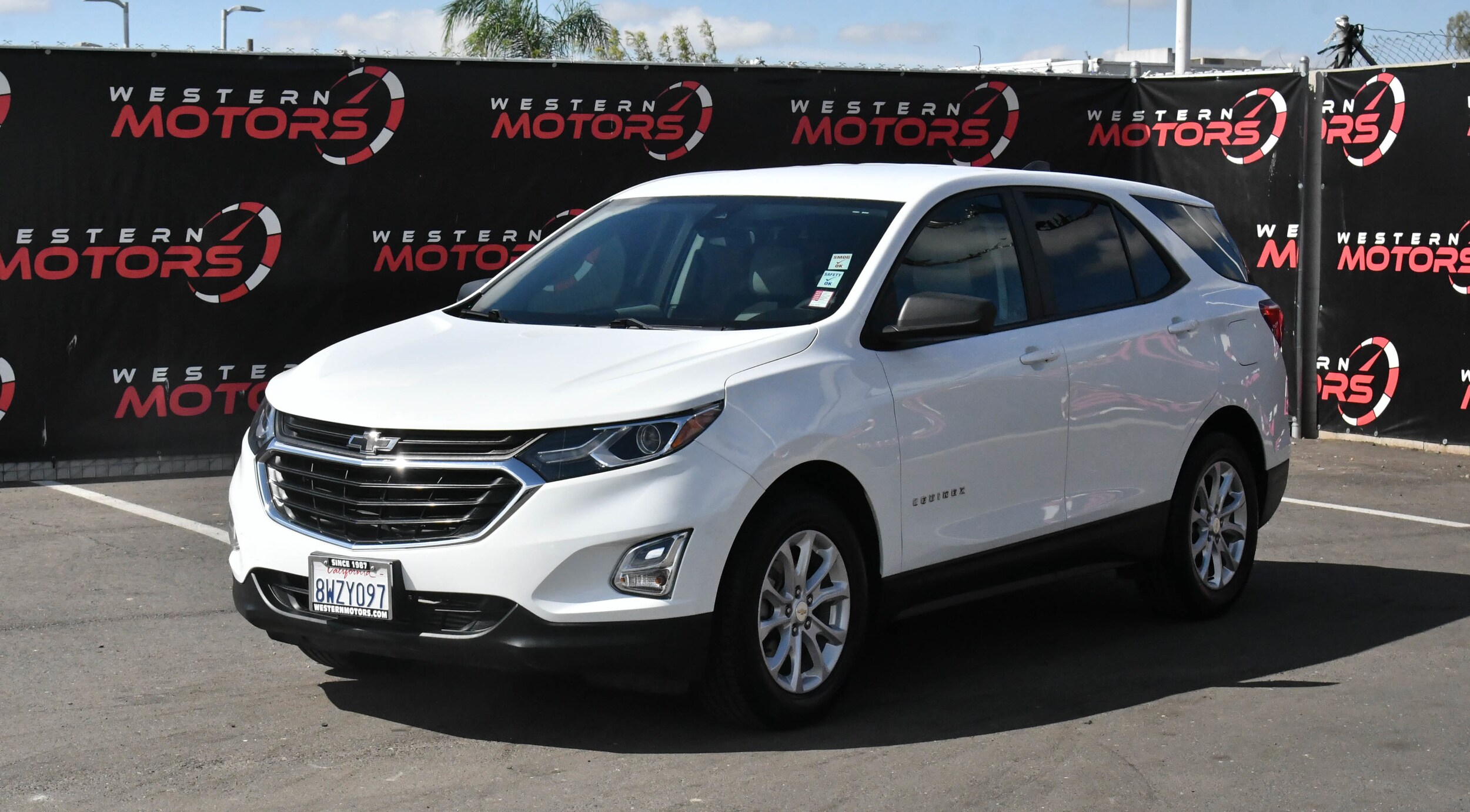 2021 Chevrolet Equinox LS photo 3