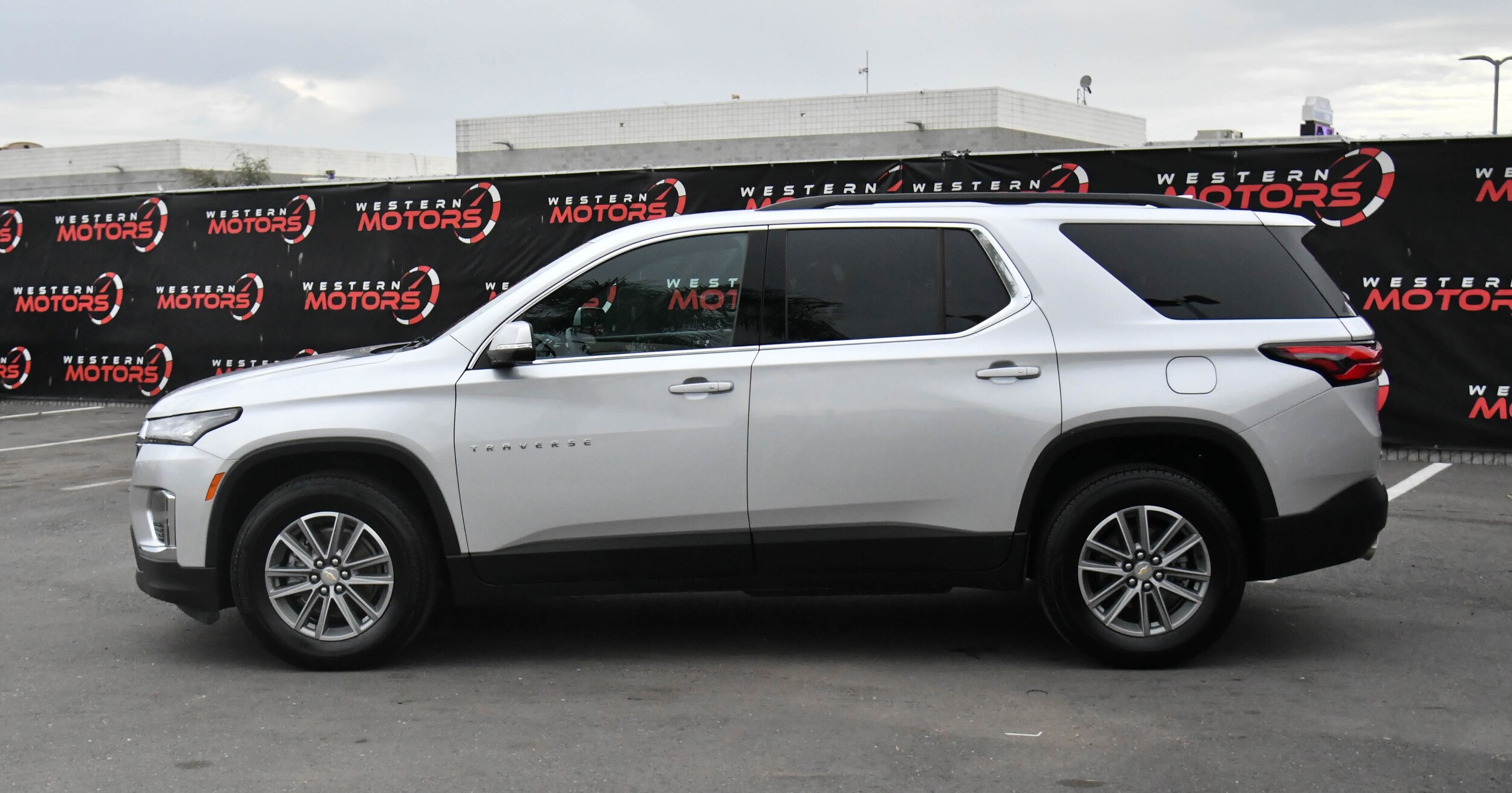 2022 Chevrolet Traverse Leather photo 3