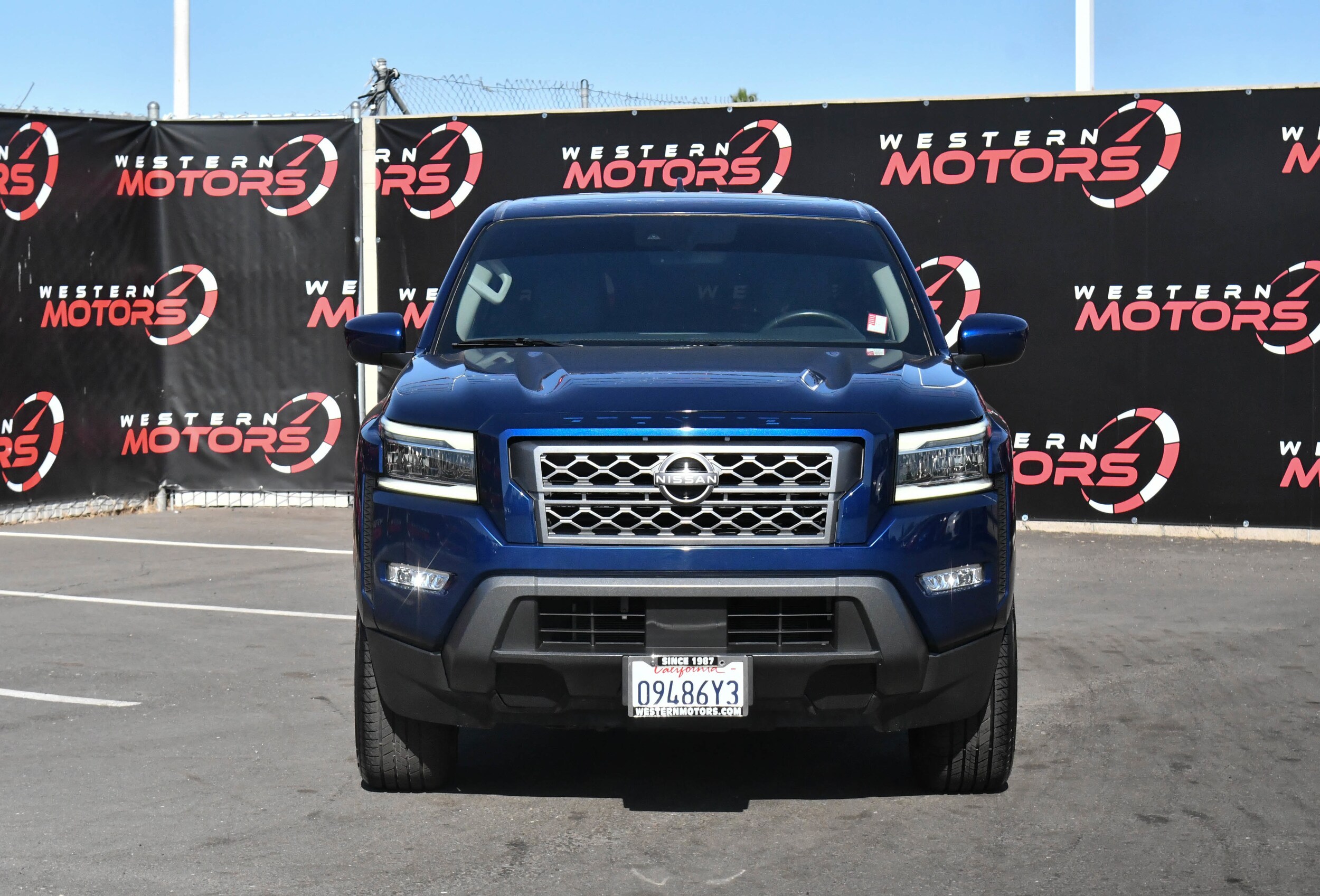 2023 Nissan Frontier Crew Cab SV photo 2