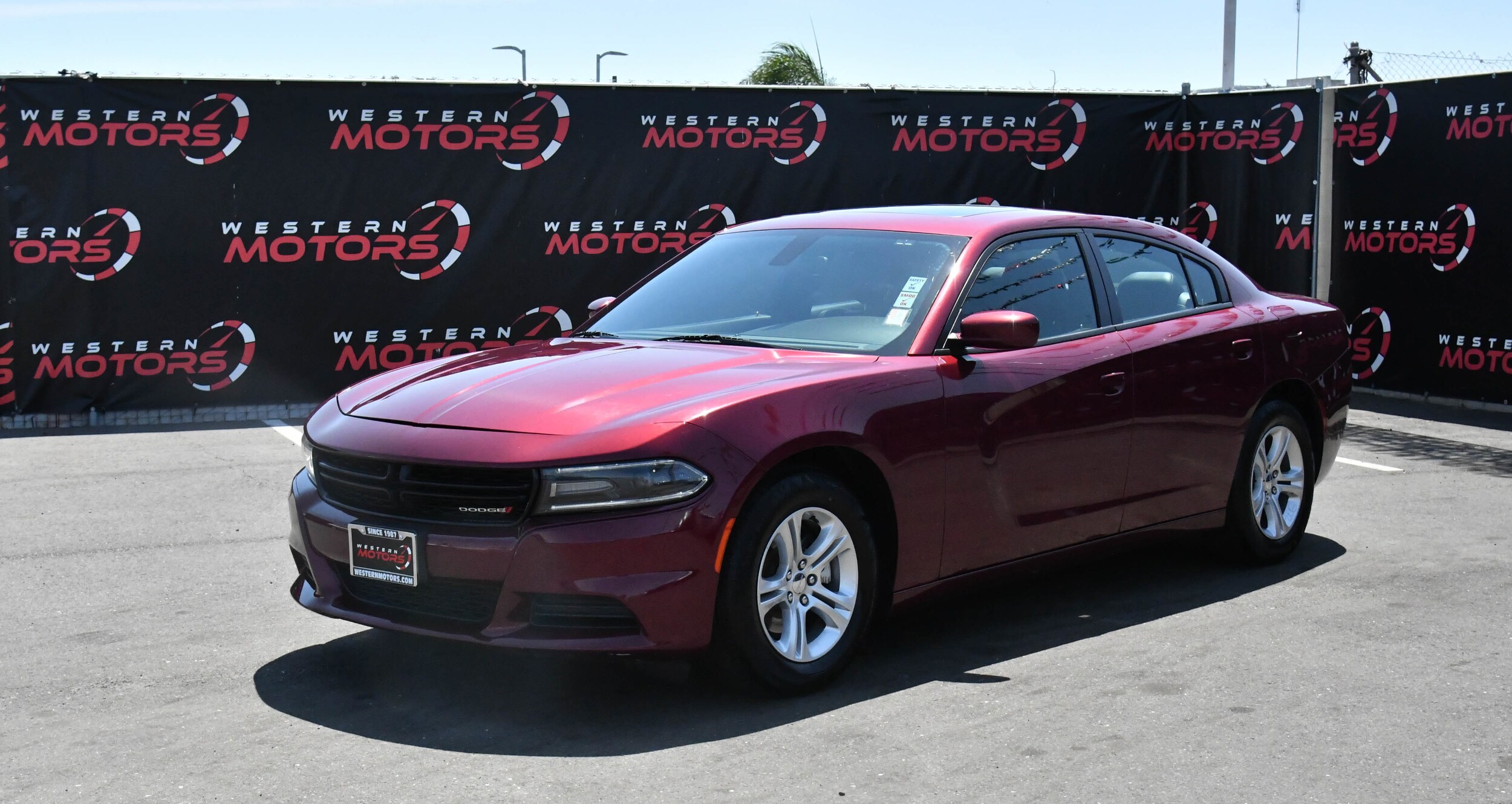 2021 Dodge Charger SXT photo 2