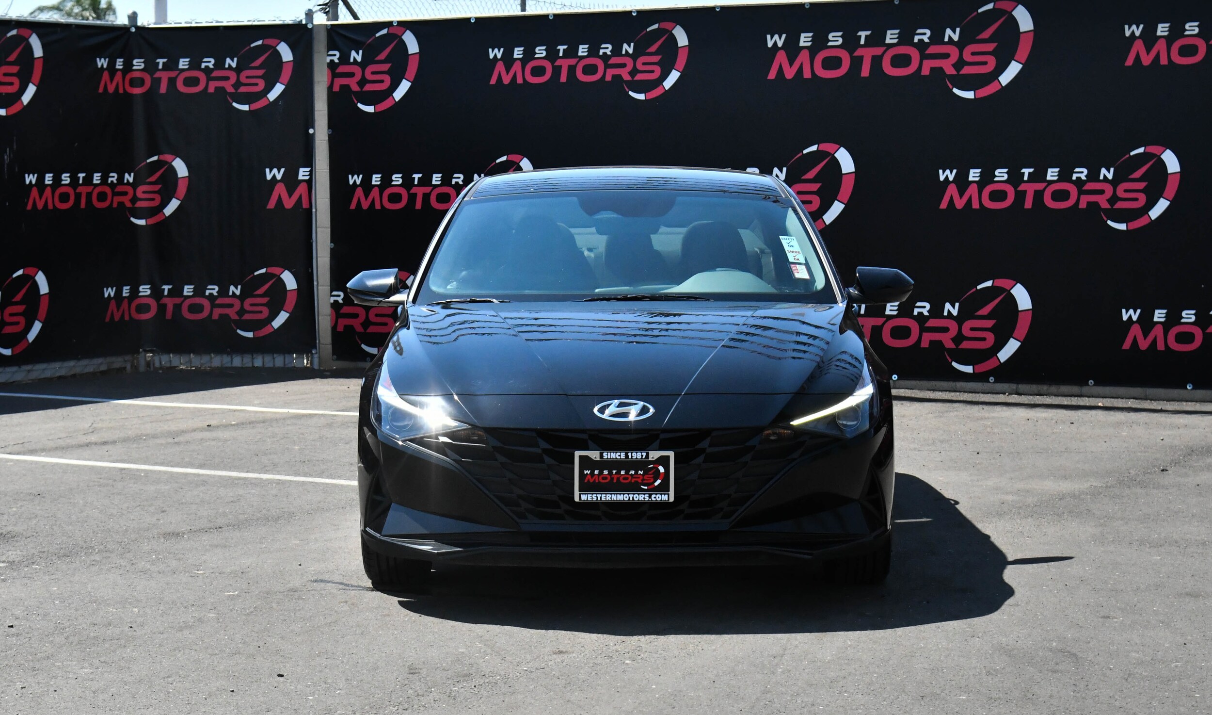 2023 Hyundai Elantra SEL photo 2