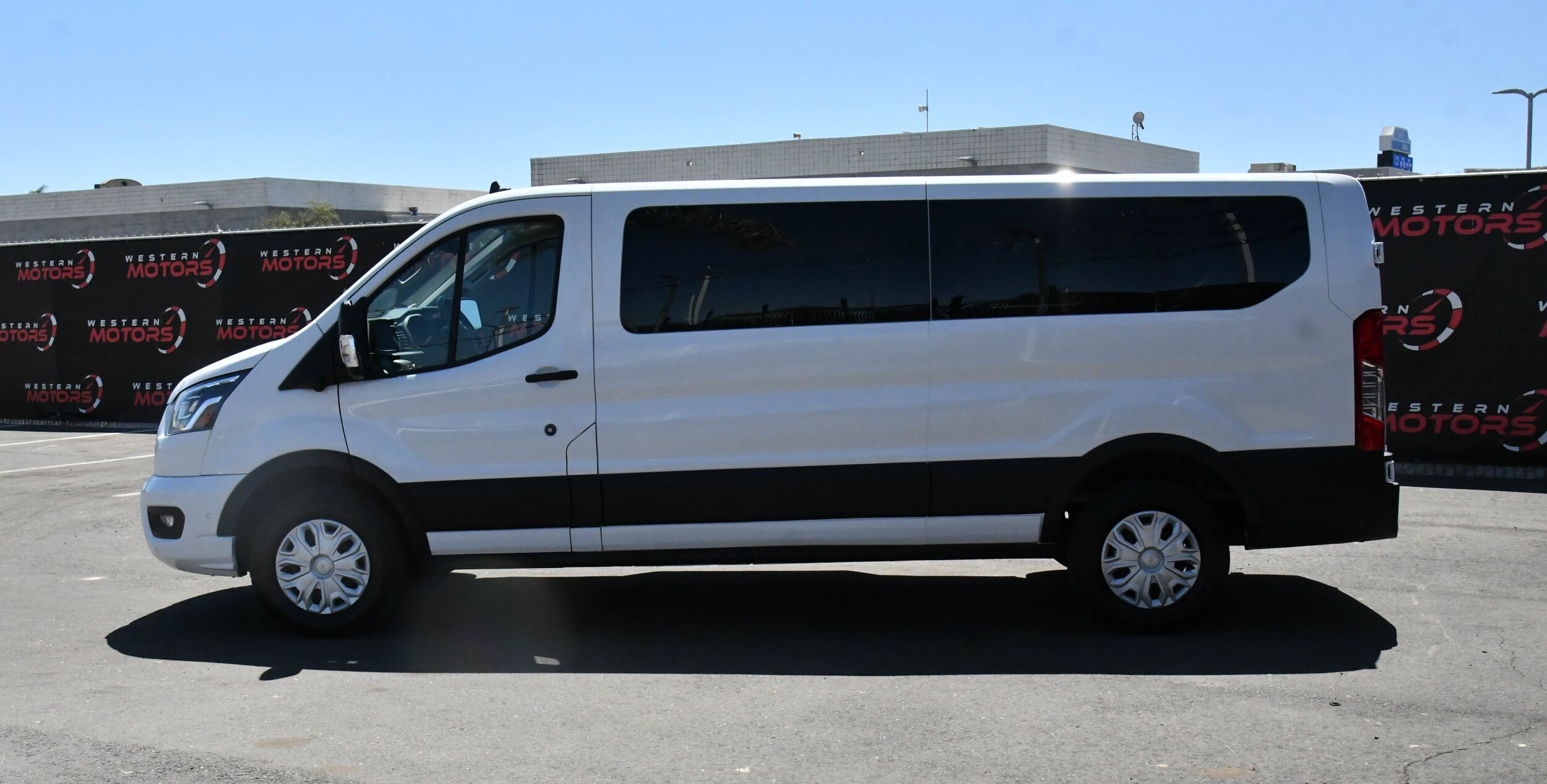 2023 Ford Transit Passenger XLT Van photo 3