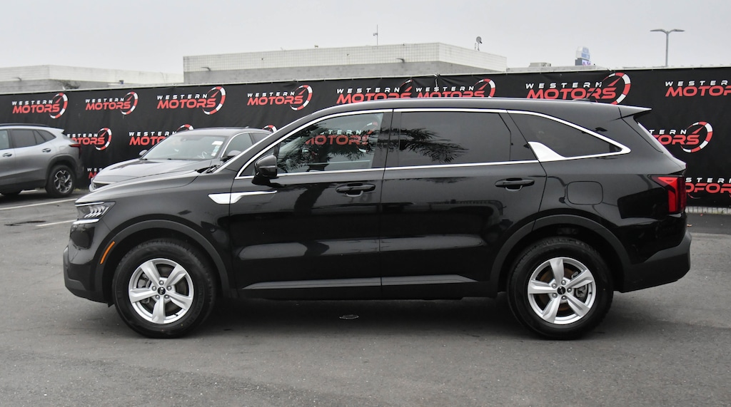 Used 2023 Kia Sorento LX SUV