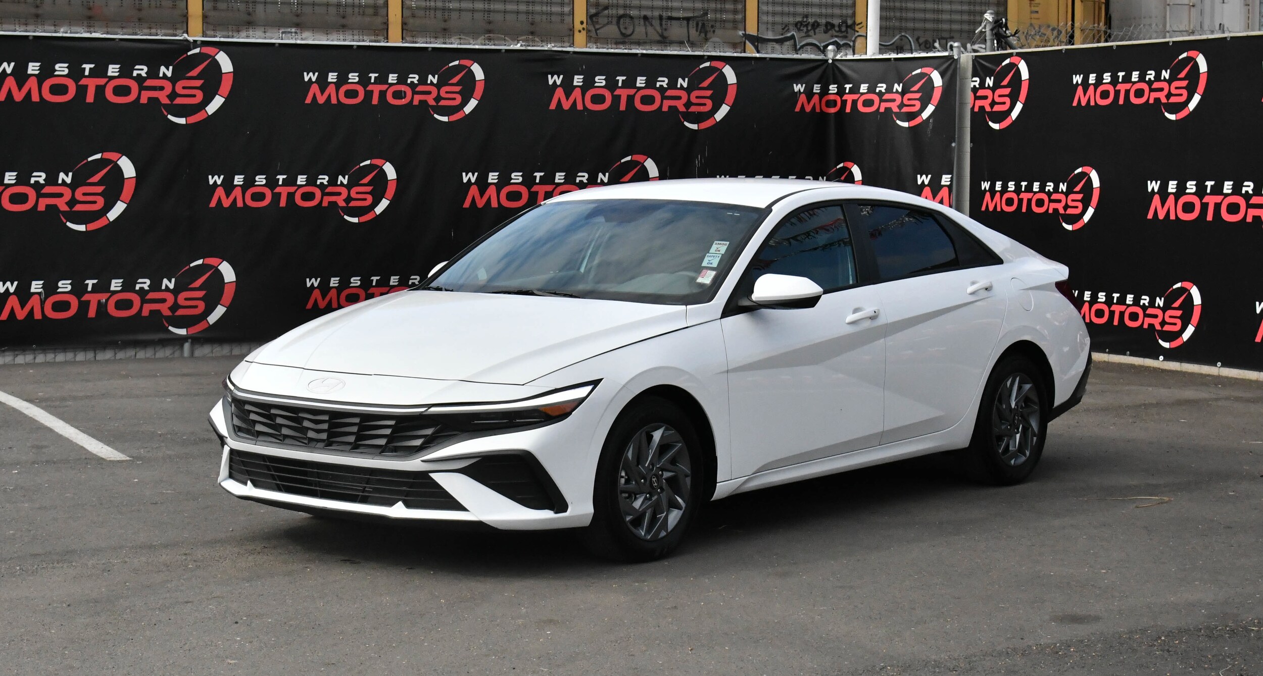 2024 Hyundai Elantra SEL photo 3