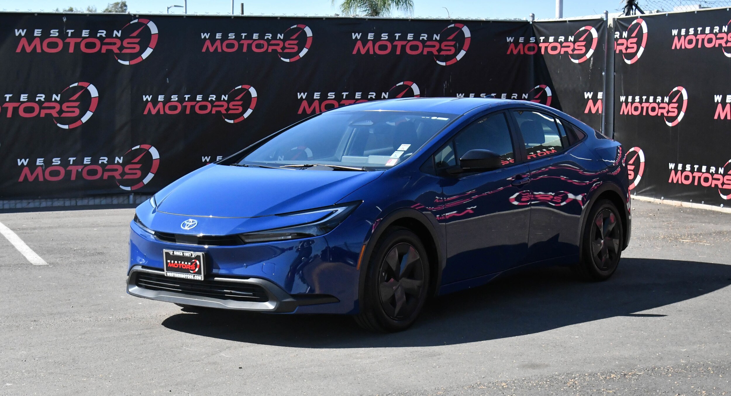 2024 Toyota Prius LE photo 3