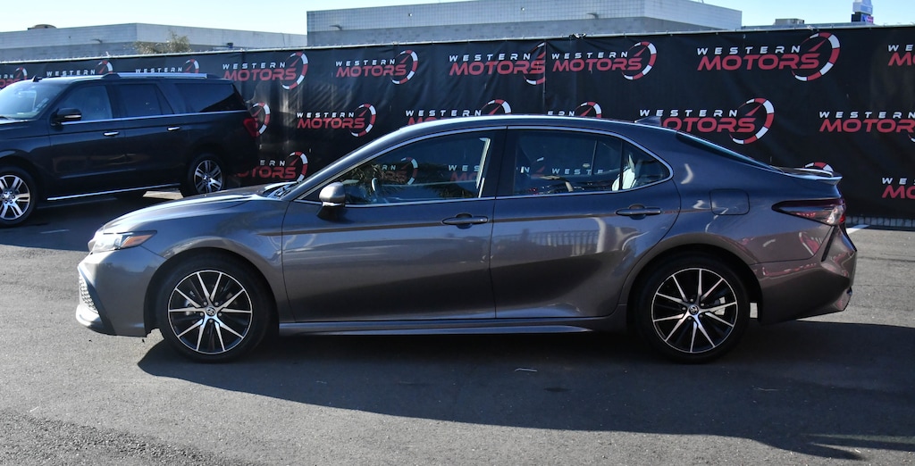 Used 2024 Toyota Camry SE Sedan 4D Sedan